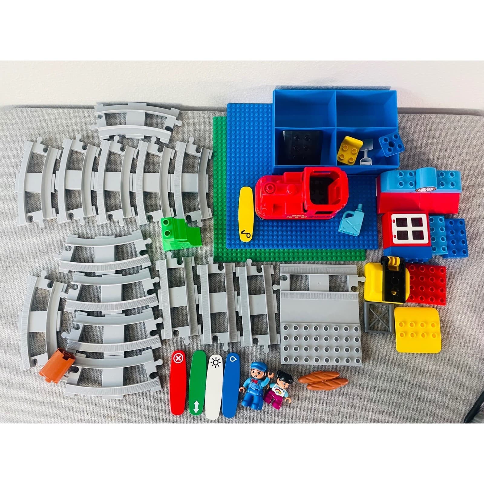 LEGO Duplo Steam Train Railway Track Set Gray Rails Blue Station Figures Lot - Thumbnail 2