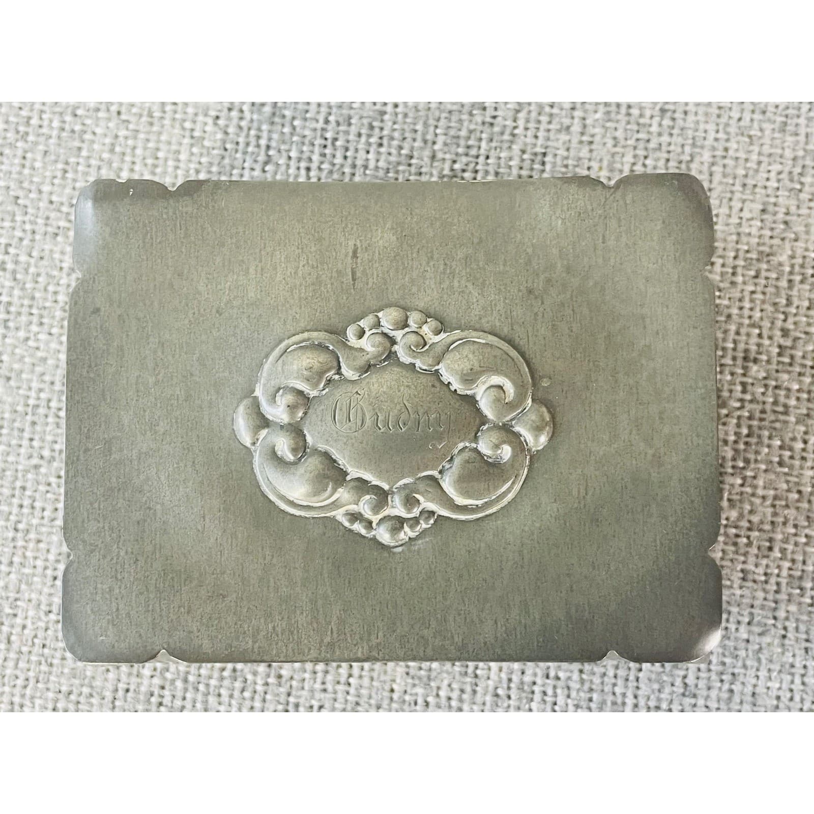 Vintage Hammered Pewter Footed Jewelry Box Trinket Casket Velvet Lined Flora - Thumbnail 3
