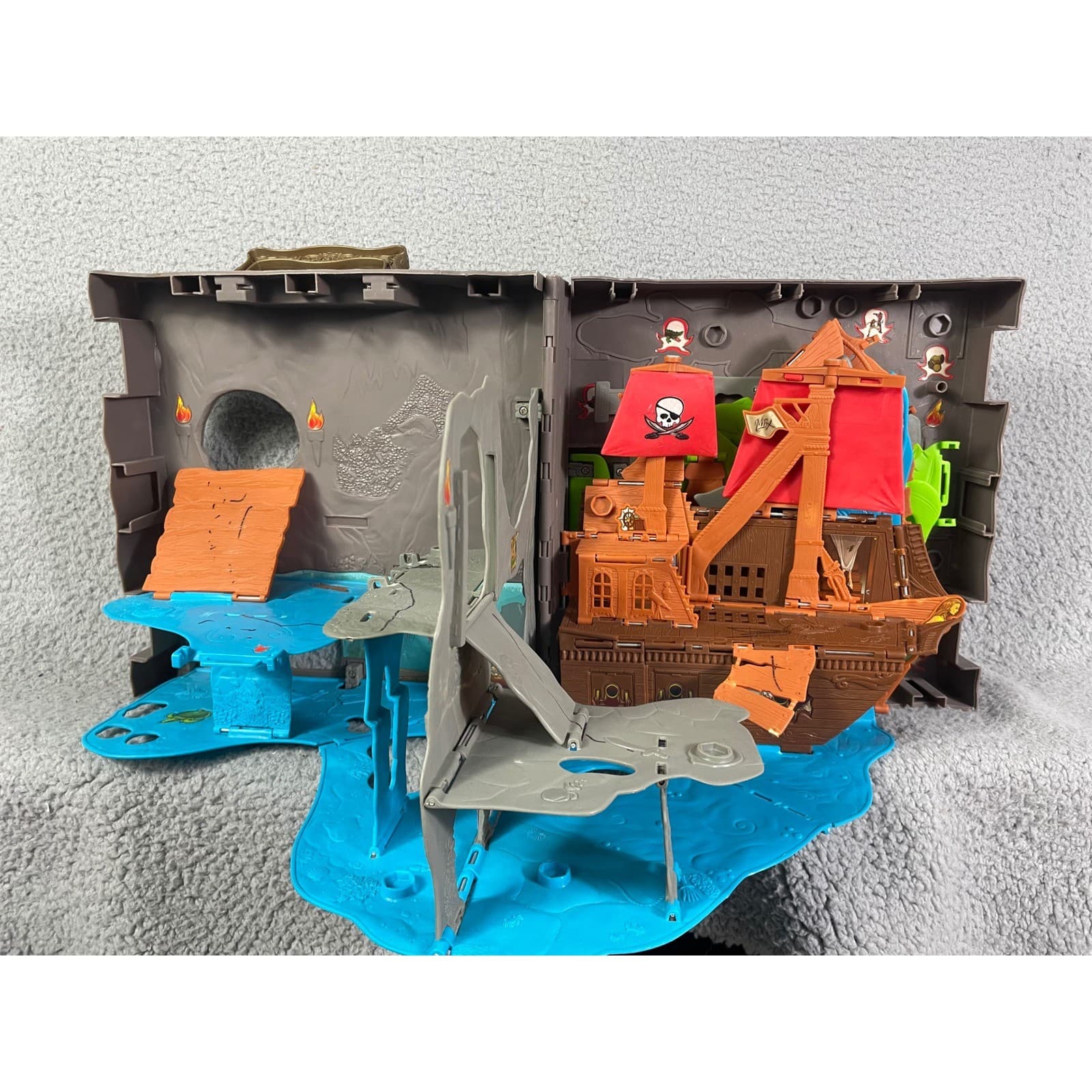 Matchbox 360 Pirate Ship Island Pop Up Playset Case 2006 Mattel Fold Out Toy - Thumbnail 10