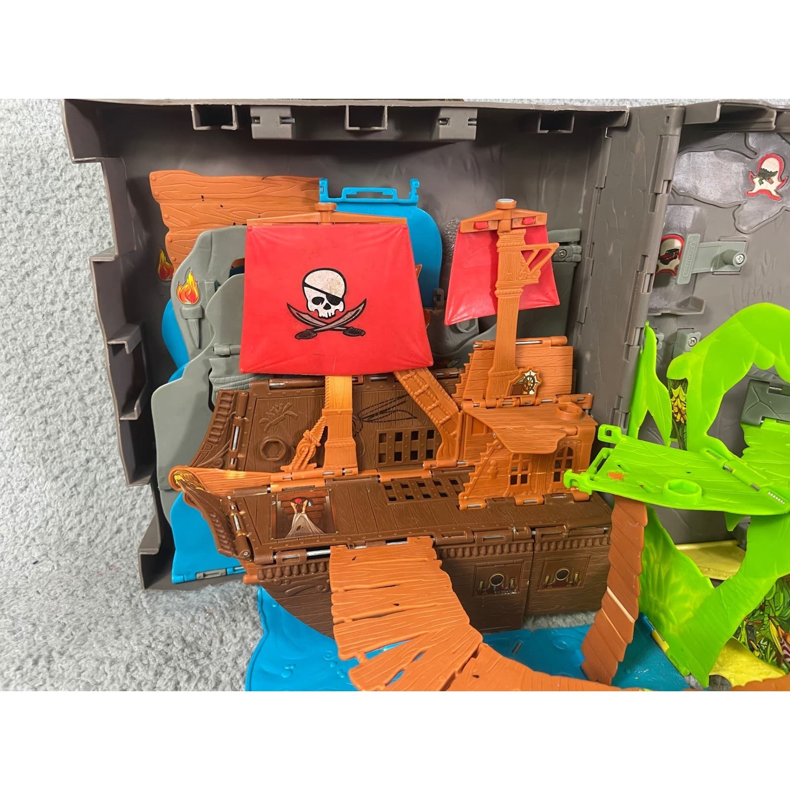 Matchbox 360 Pirate Ship Island Pop Up Playset Case 2006 Mattel Fold Out Toy - Thumbnail 6