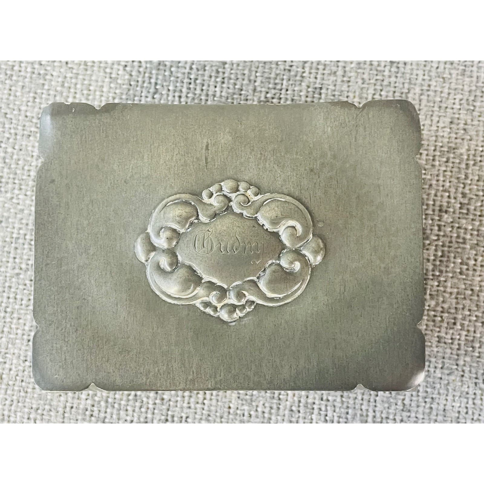 Vintage Hammered Pewter Footed Jewelry Box Trinket Casket Velvet Lined Flora - Thumbnail 2