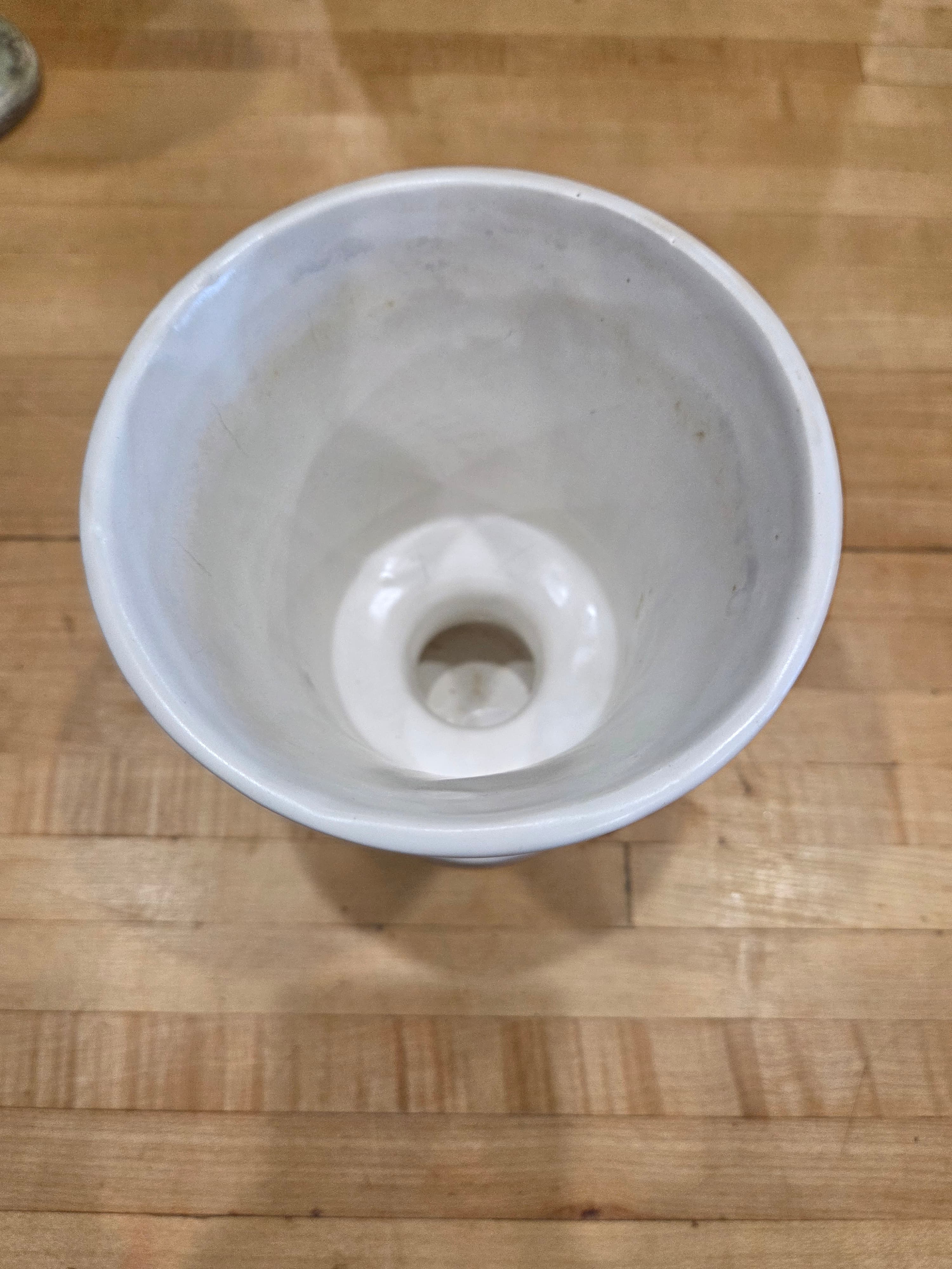 Vintage McCoy Floraline 474 White Ribbed Pedestal Vase - Thumbnail 3