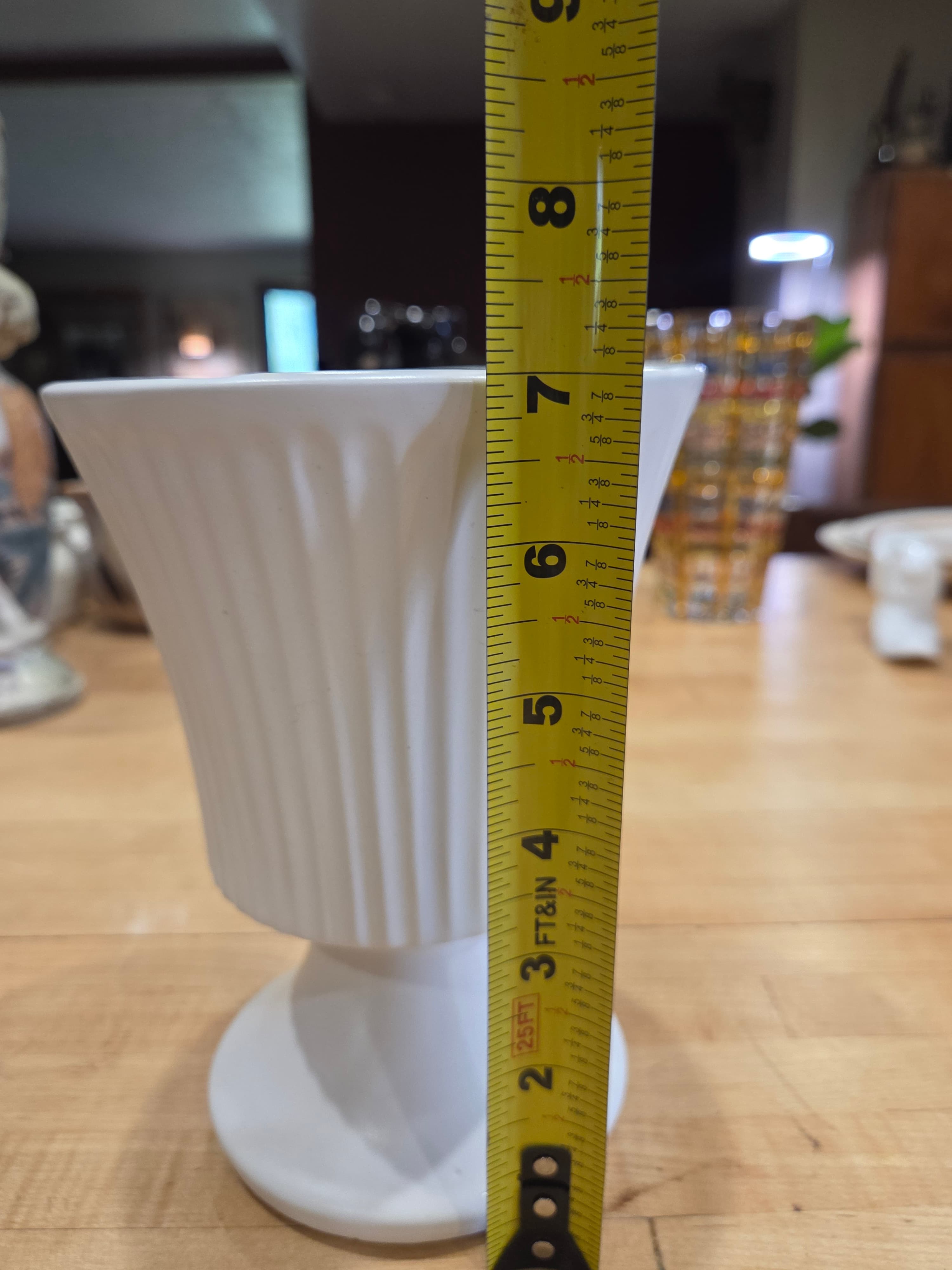 Vintage McCoy Floraline 474 White Ribbed Pedestal Vase - Thumbnail 4