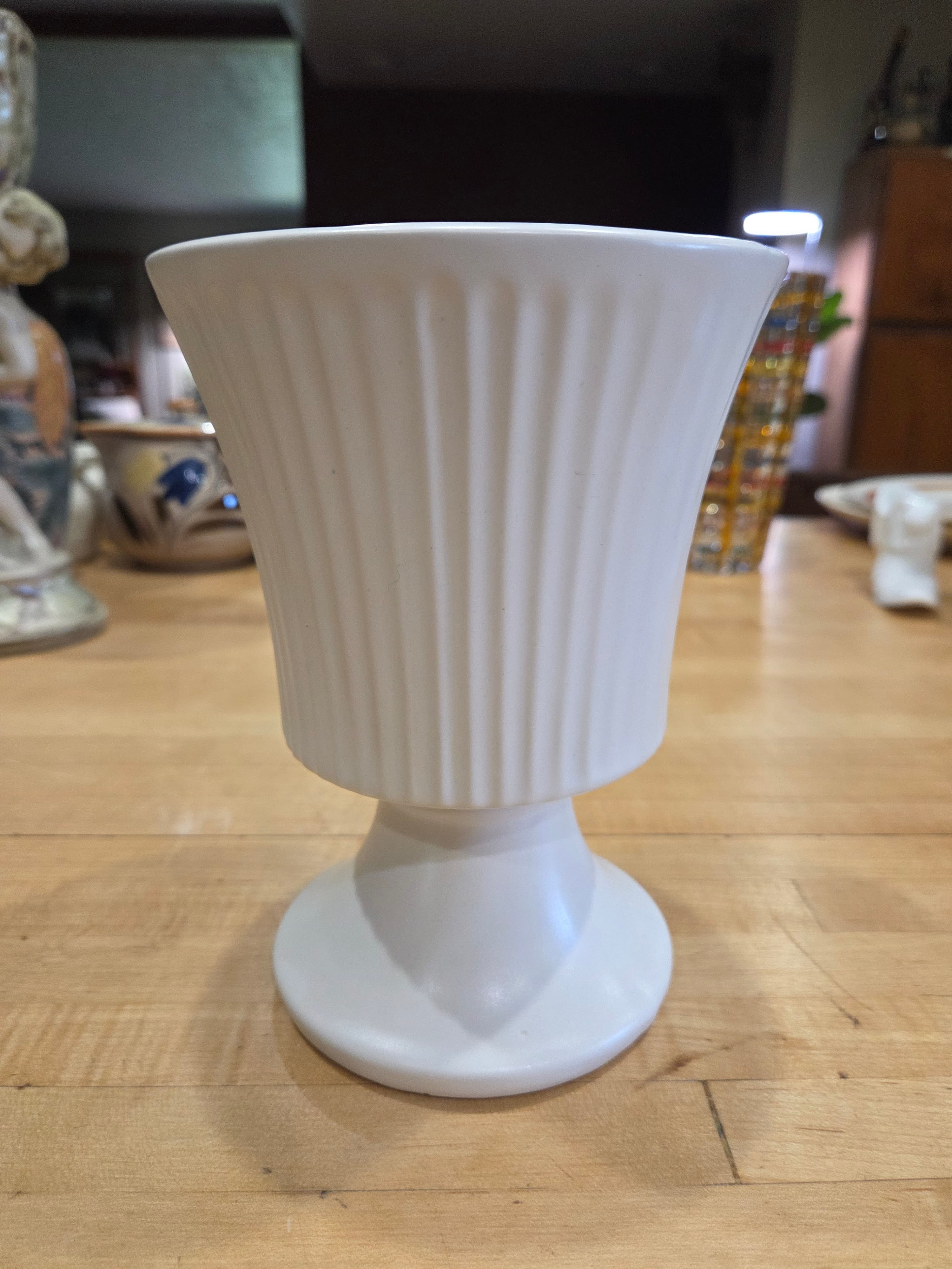 Vintage McCoy Floraline 474 White Ribbed Pedestal Vase