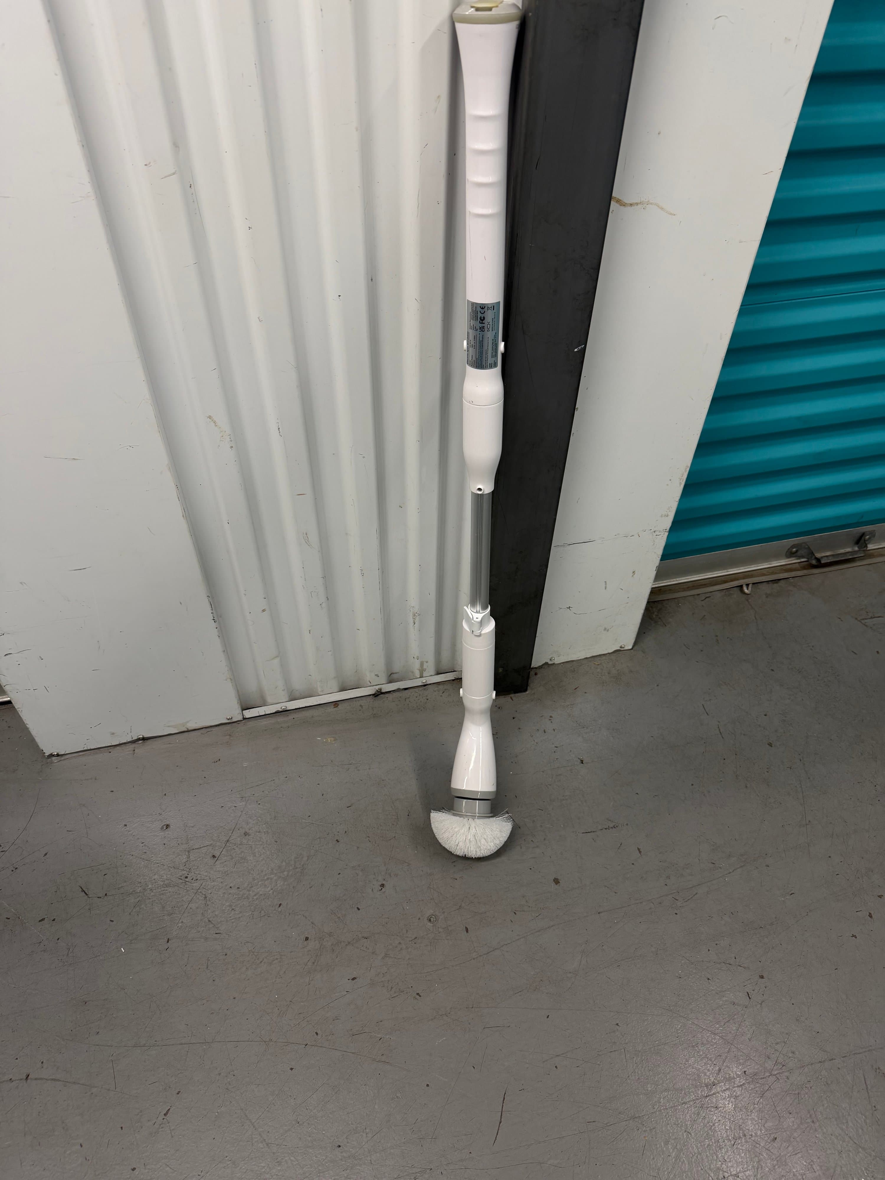 Electric Spin Scrubber with Extendable Handle - Thumbnail 2