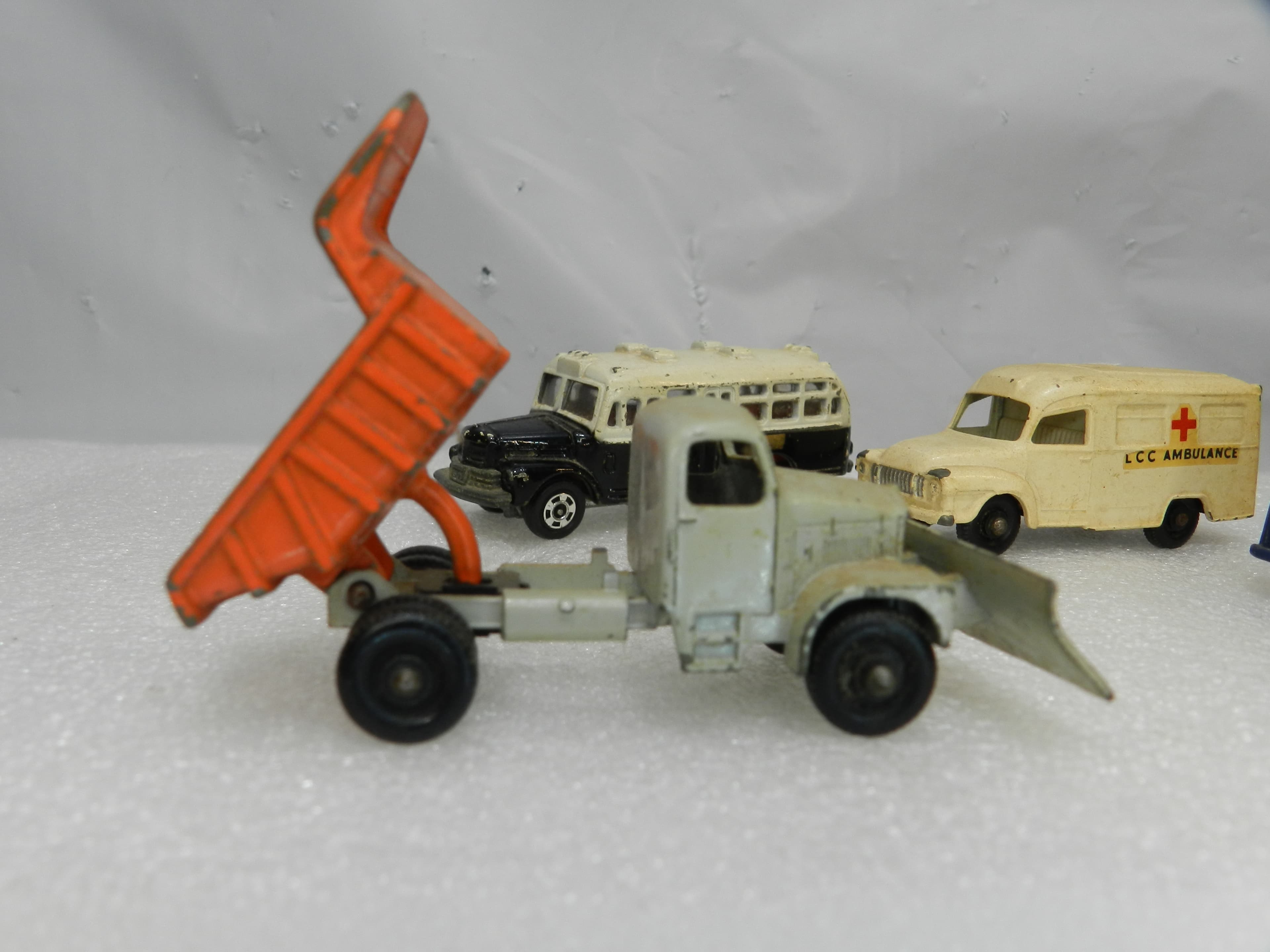 5 Vintage Matchbox Lesney Scammel Tomuca Truck Lomas Bus Ambulance Lot (O76S) - Thumbnail 14