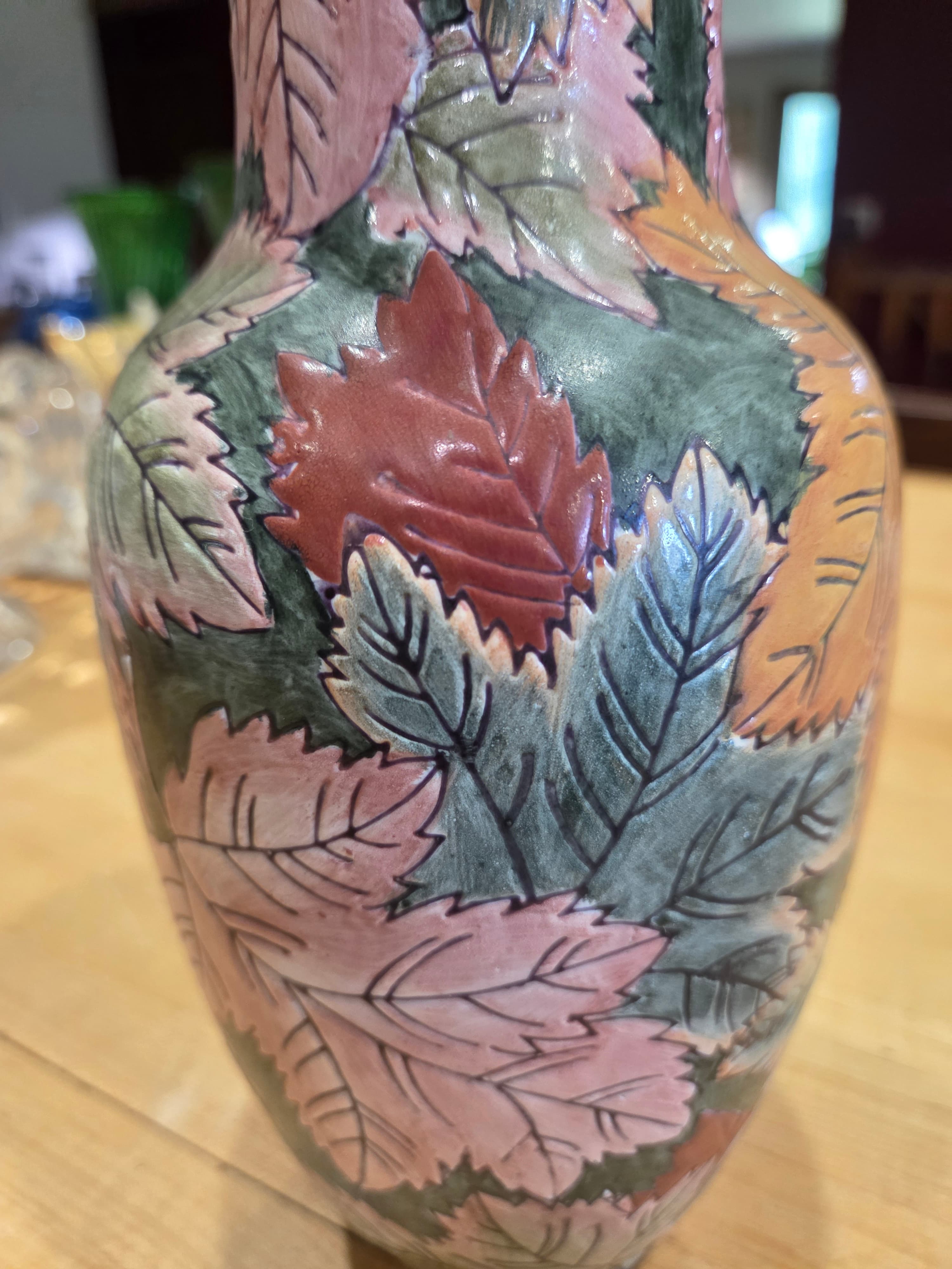 Vintage Chinese Sgraffito Autumn Leaves Decorative Porcelain Vase - Thumbnail 2