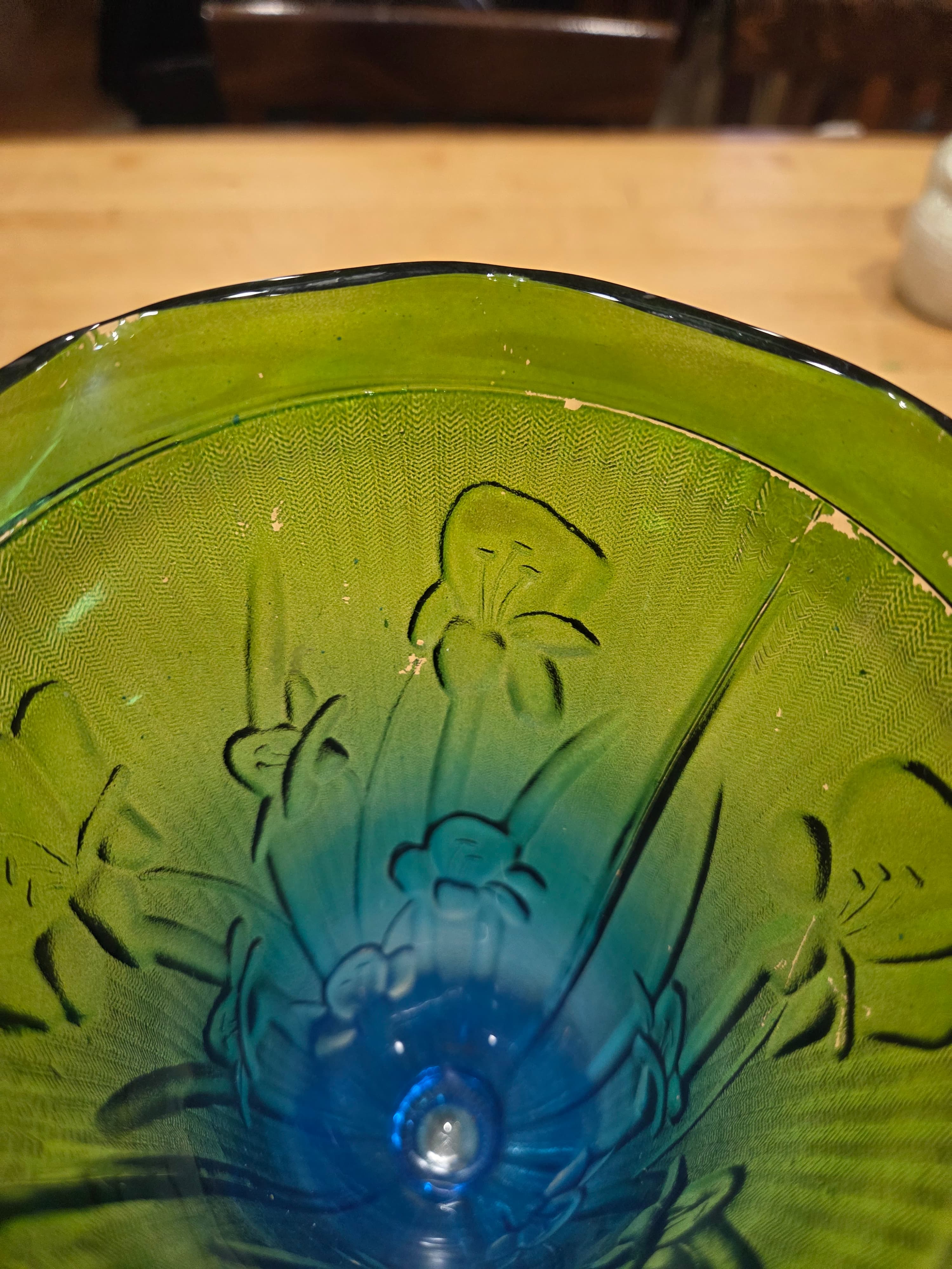 Vintage Jeannette Glass Iris and Herringbone Delphite Ombre Footed Vase - Thumbnail 3