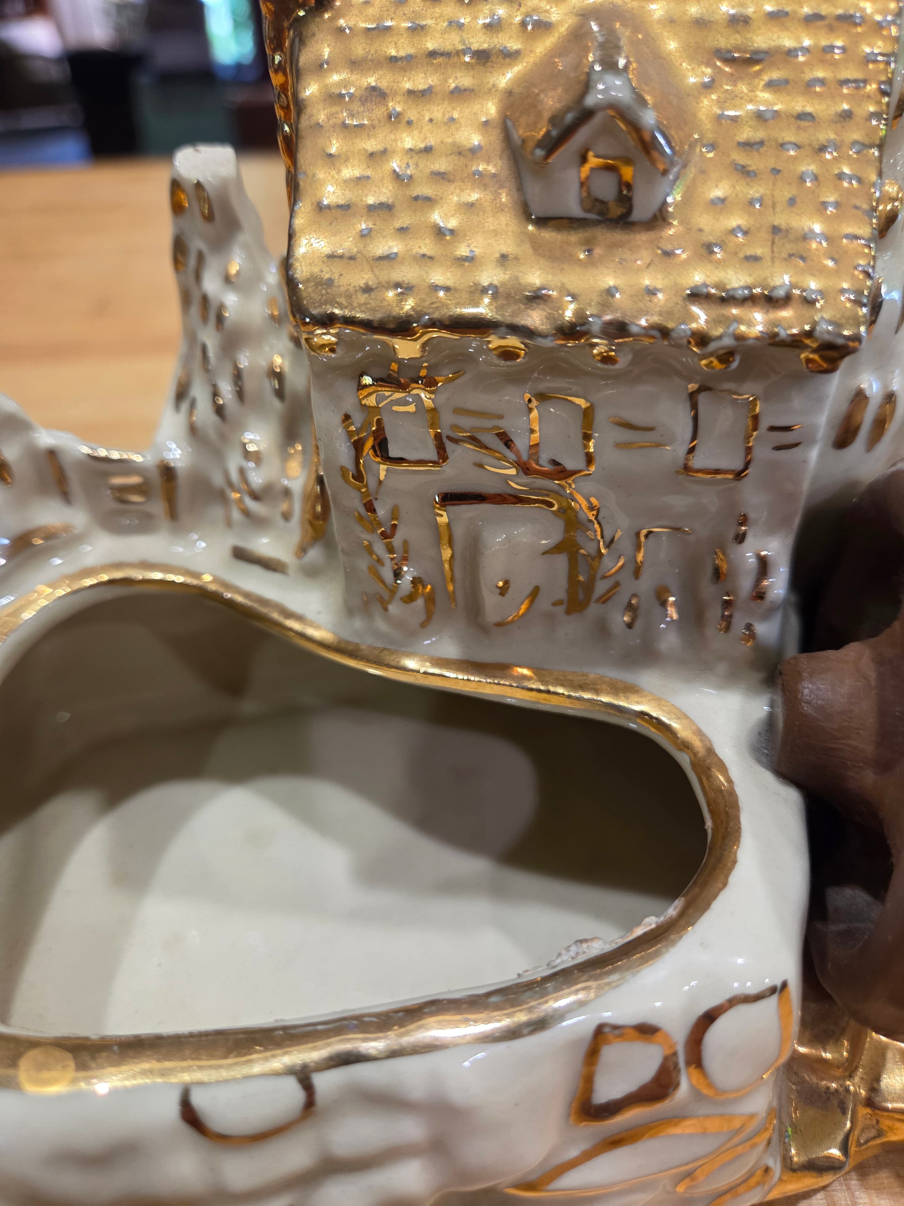 Vintage Rare 22k Gold Trim Variant Shawnee 763 Water Mill Planter - Thumbnail 2