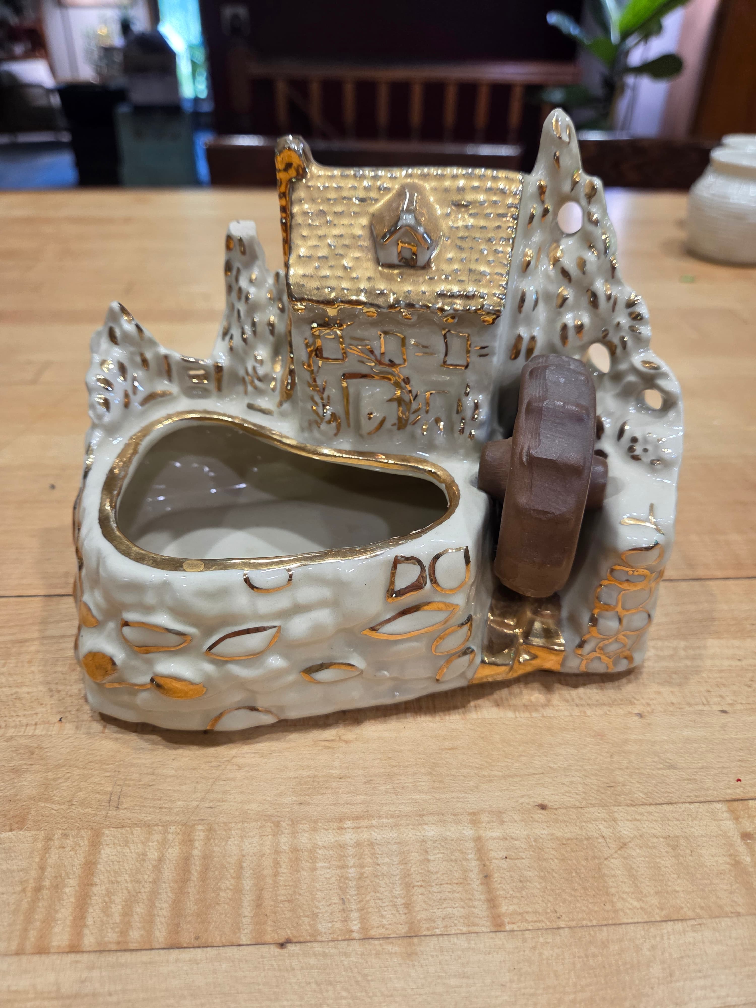 Vintage Rare 22k Gold Trim Variant Shawnee 763 Water Mill Planter