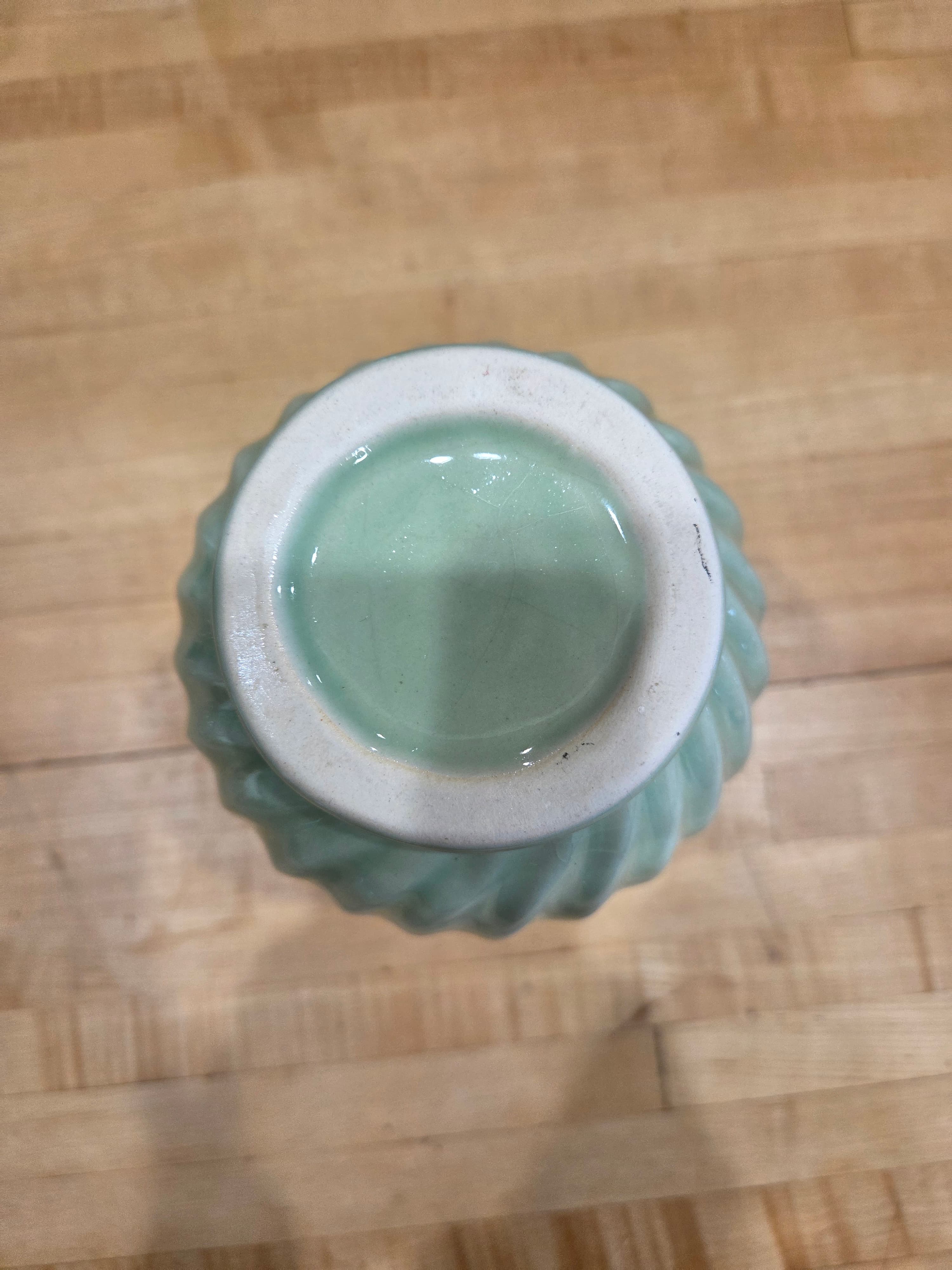 Vintage Ceramic Vase with Swirl Design Brush-McCoy style - Thumbnail 2