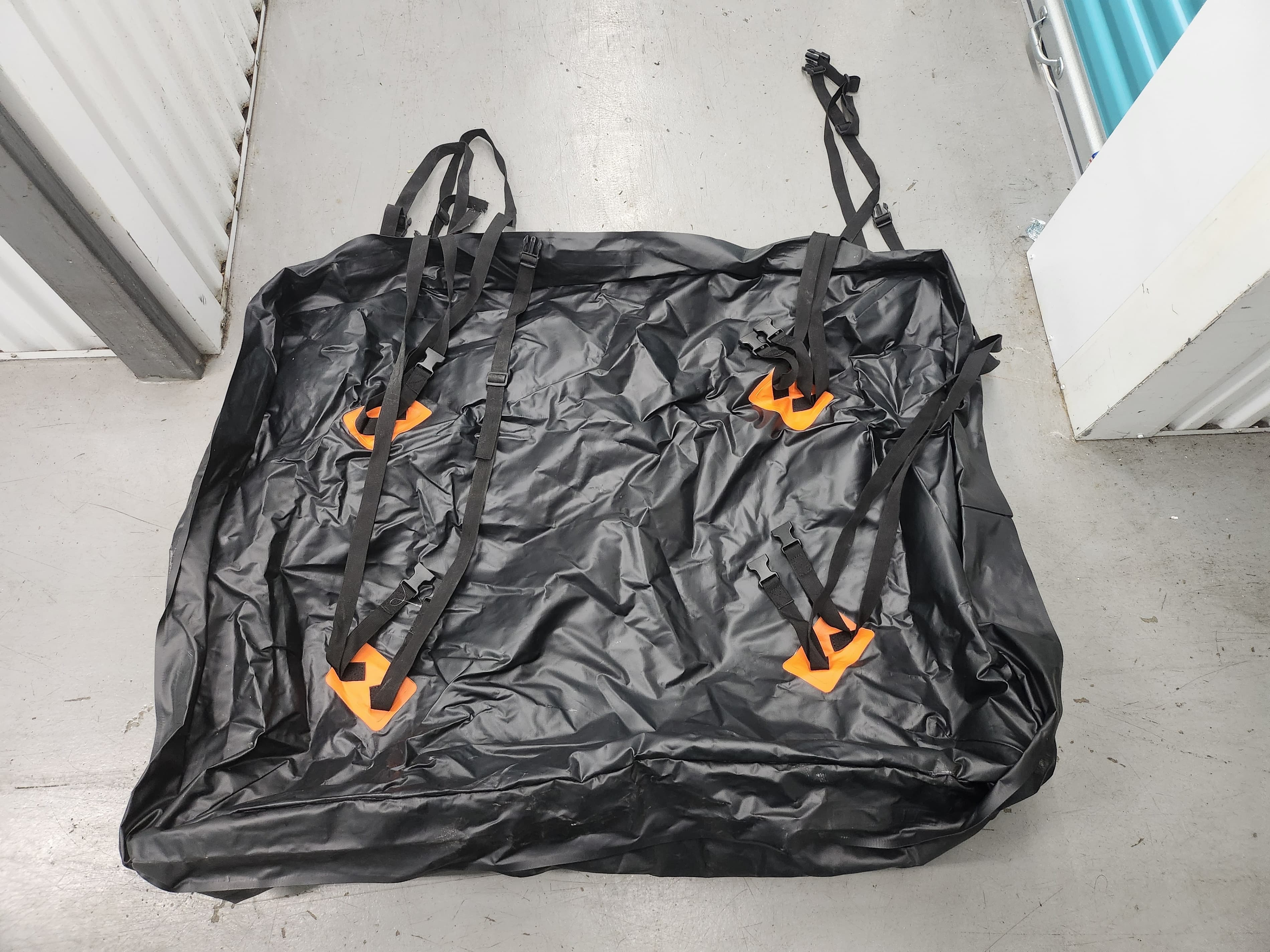 Soft waterproof car rooftop cargo carrier