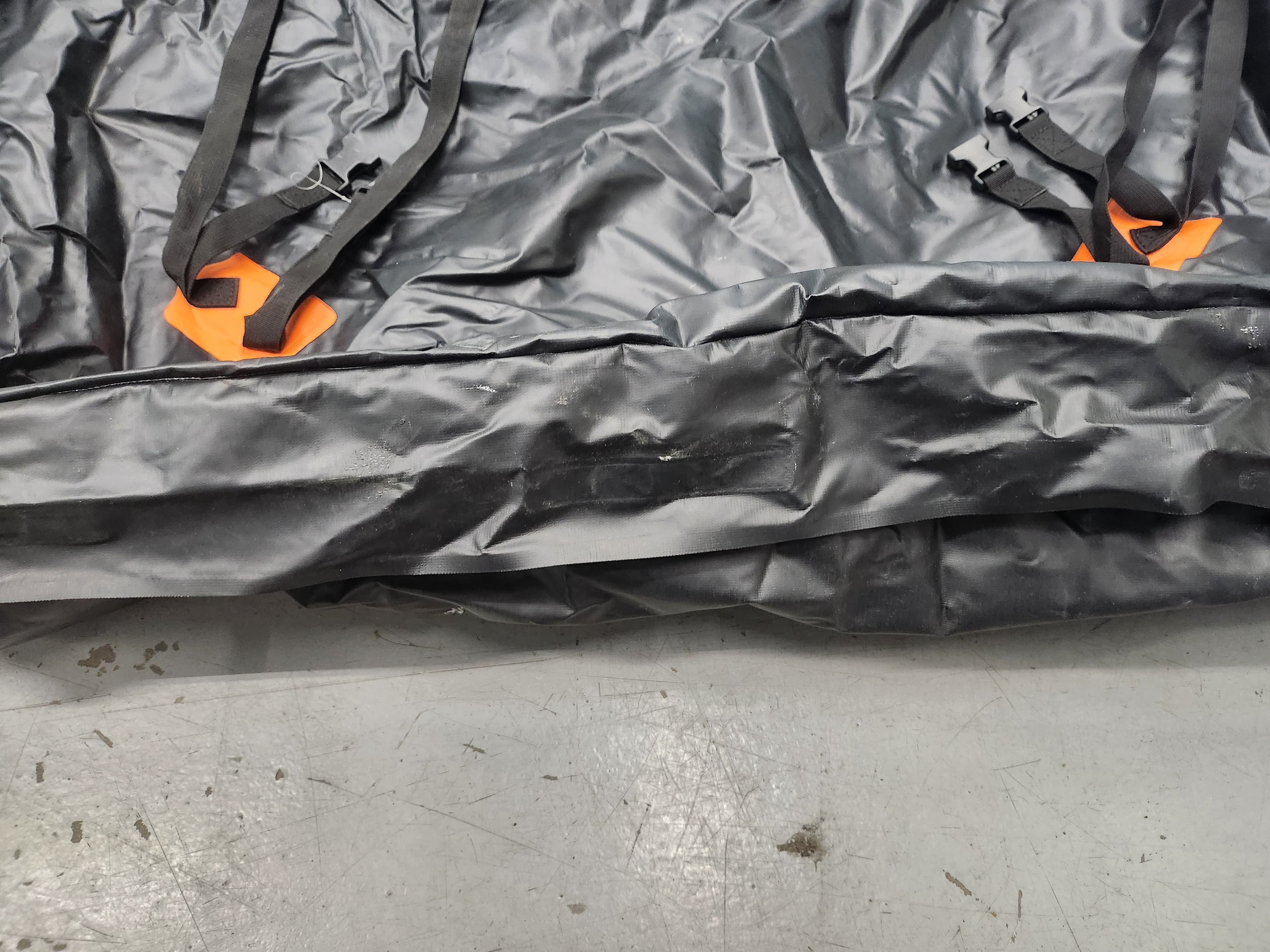 Soft waterproof car rooftop cargo carrier - Thumbnail 4