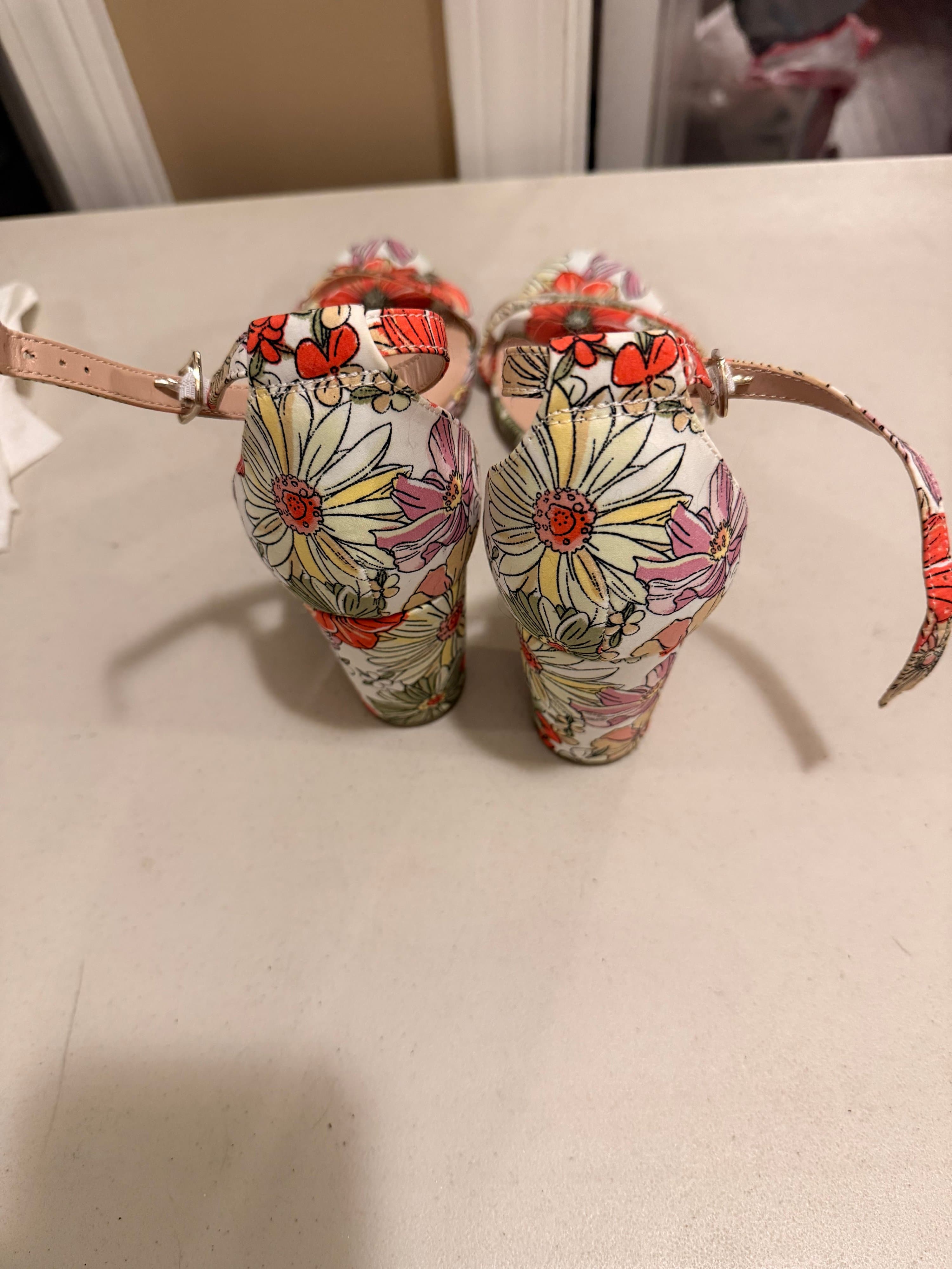 Bandolino Floral Block Heel Sandals - Thumbnail 4