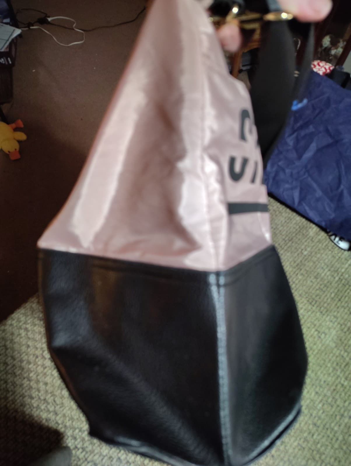 Steve Madden Black & Pink Large Gym Tote Overnight Travel Duffel Bag Carry-On. - Thumbnail 4
