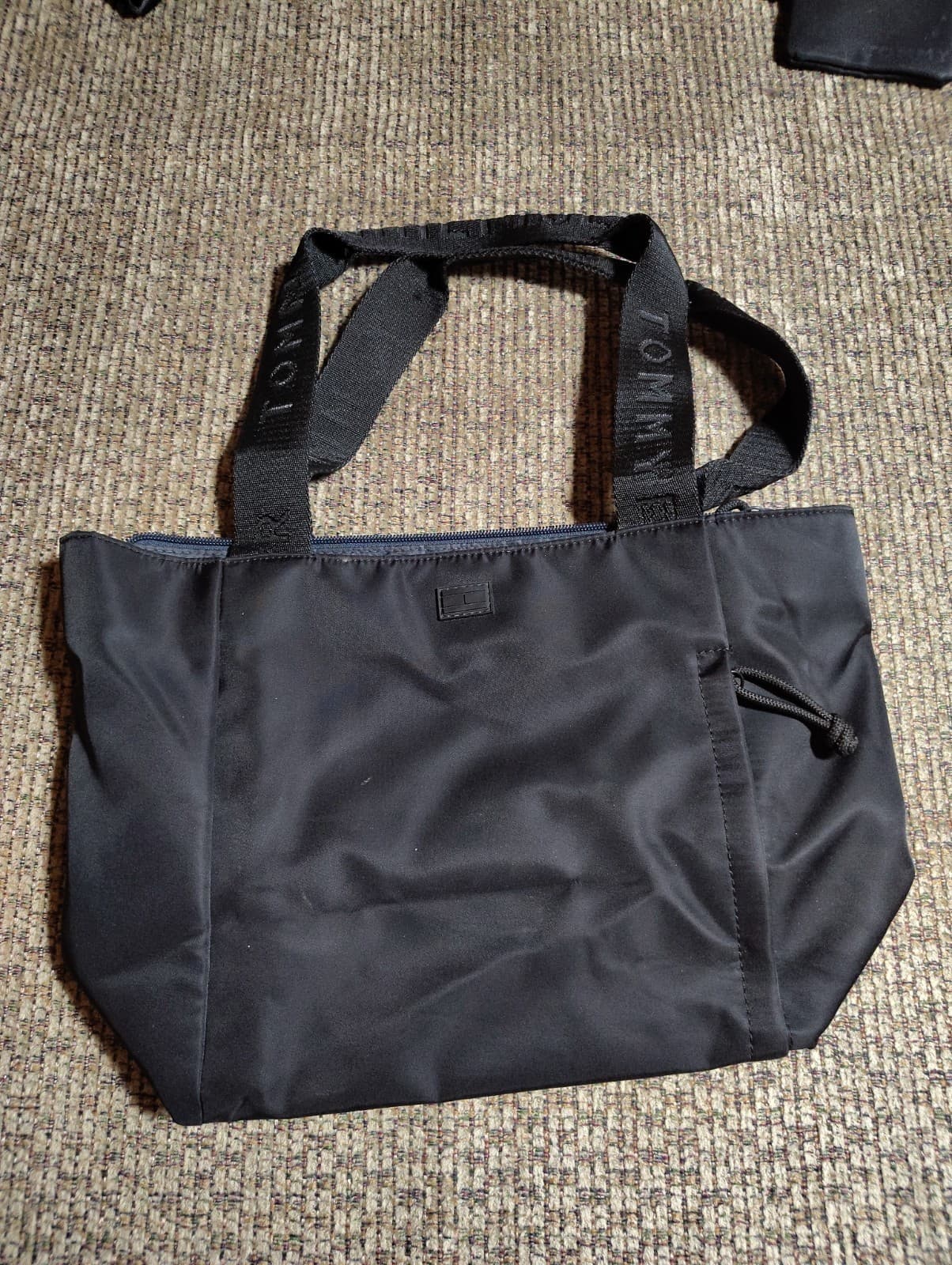 Tommy Hilfiger Navy Solid Tote Bag Zip Top Double Handles Inner Pockets