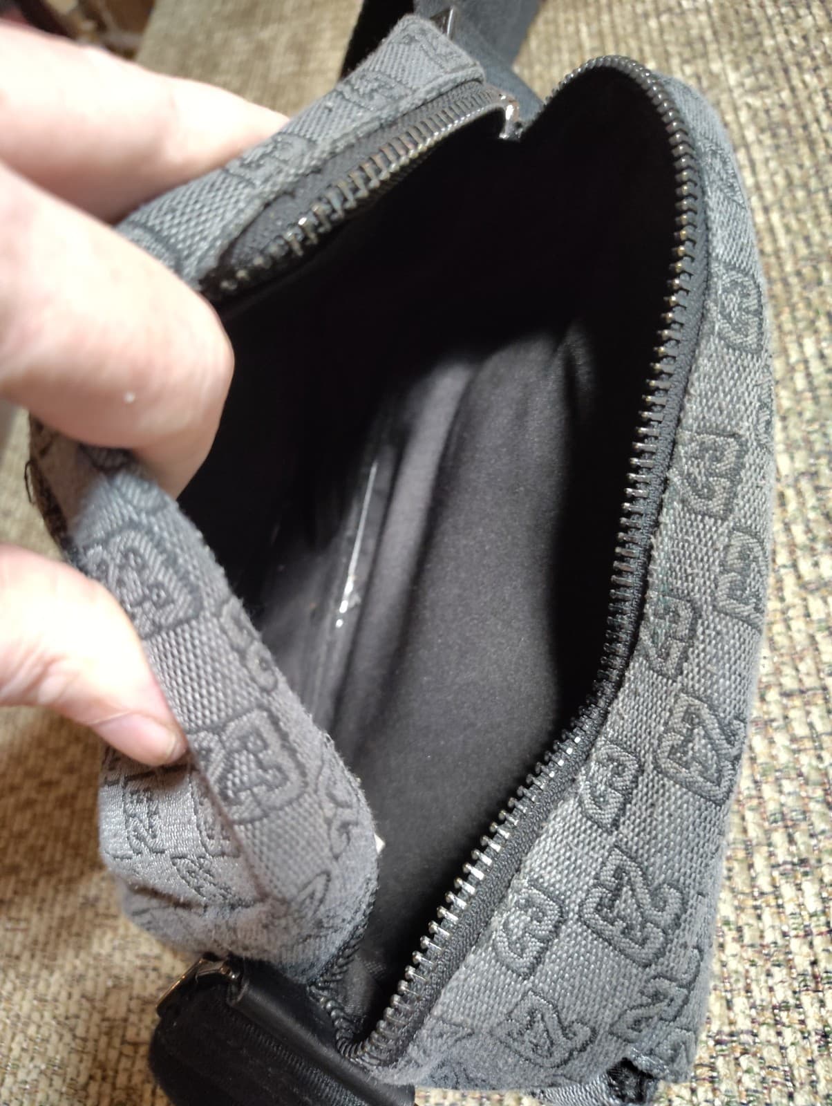 Men’s Jordan Monogram Cross body bag black gold - Thumbnail 7
