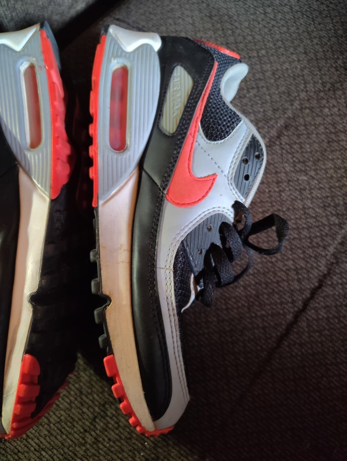 Nike Air Max 90 Mens 9.5 Black Grey Radiant Red Mesh Leather CZ4222-001 Sneaker - Thumbnail 6
