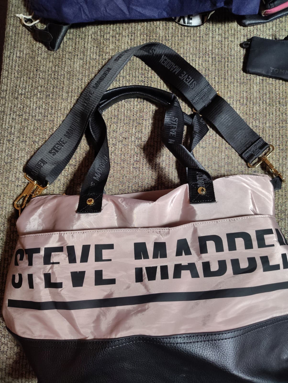 Steve Madden Black & Pink Large Gym Tote Overnight Travel Duffel Bag Carry-On. - Thumbnail 9