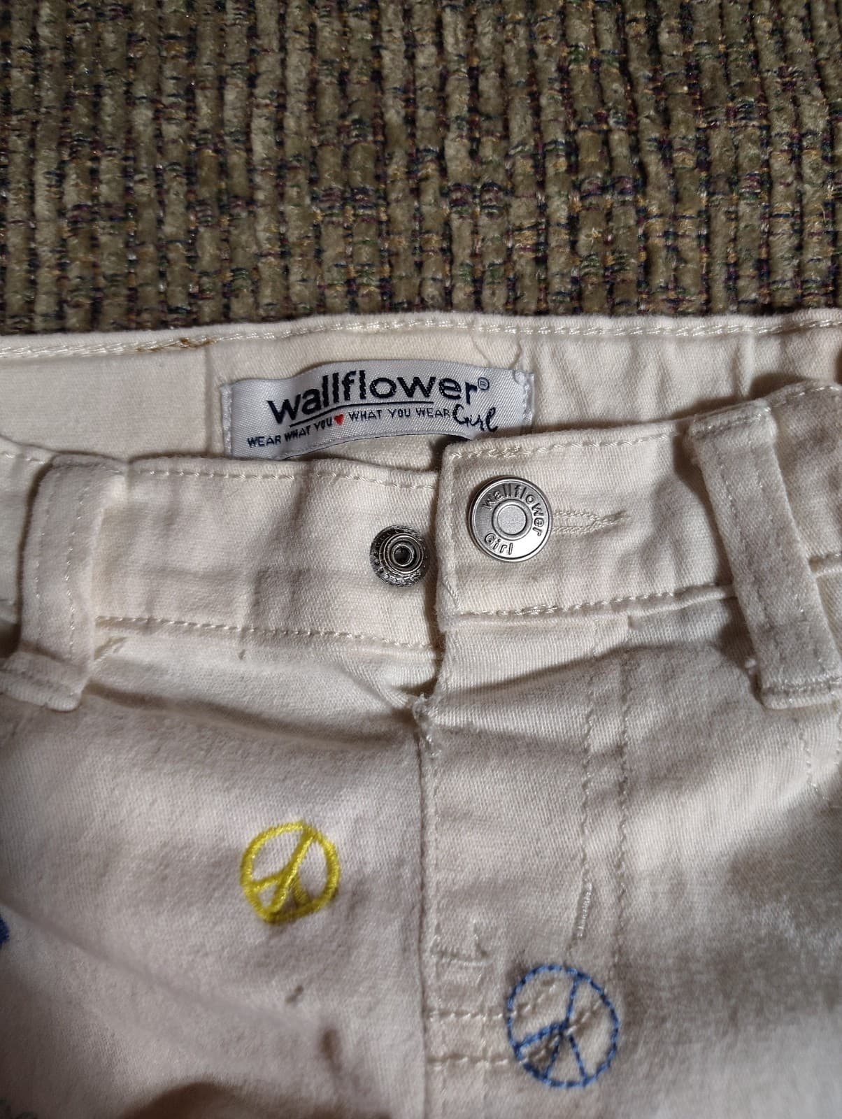 Wallflower Girl White Colorful Embroidered Denim Regular Fit Girls Shorts 4 - Thumbnail 4