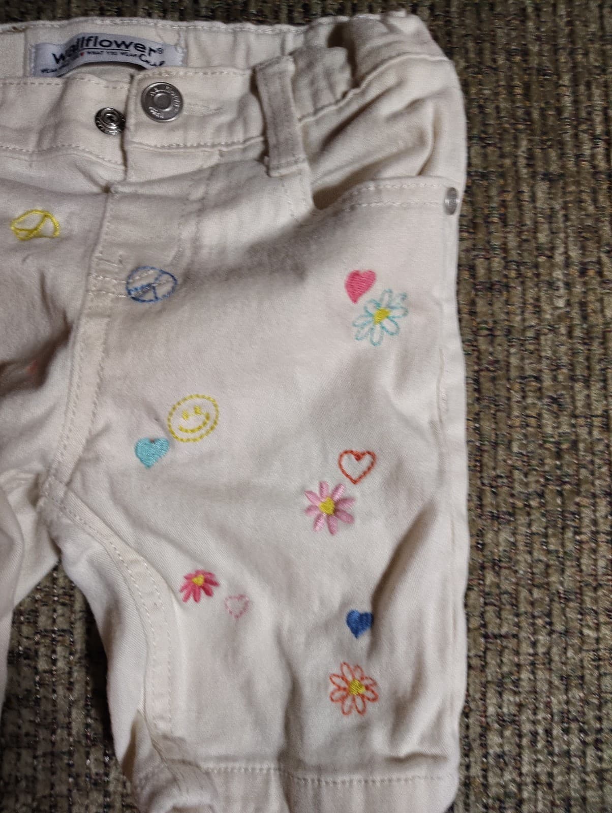 Wallflower Girl White Colorful Embroidered Denim Regular Fit Girls Shorts 4 - Thumbnail 3