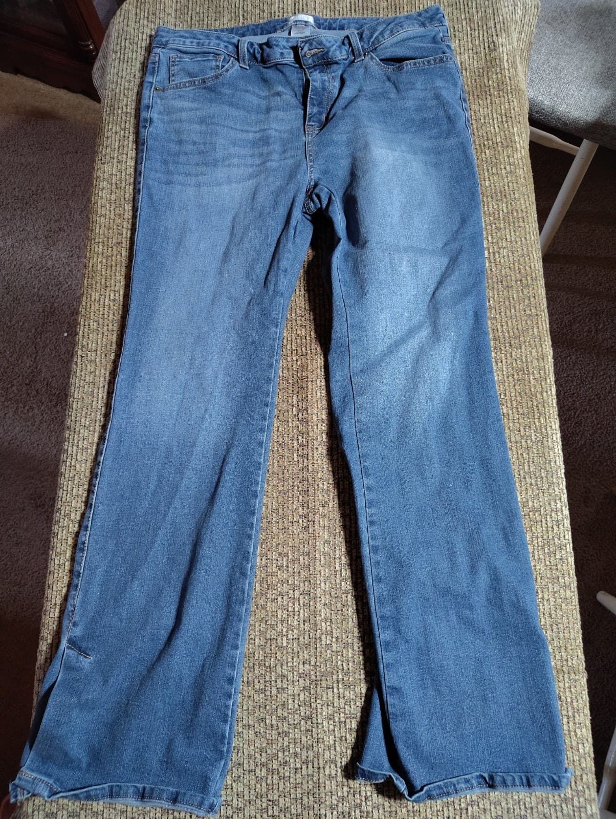 Time And Tru Stretch Cuffed Dark Denim Jeans Women's Size 16