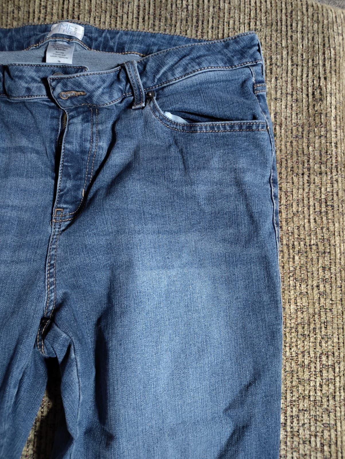 Time And Tru Stretch Cuffed Dark Denim Jeans Women's Size 16 - Thumbnail 5