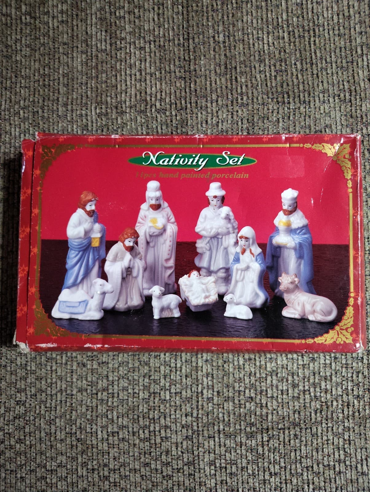 hand painted porcelain nativity Set Used