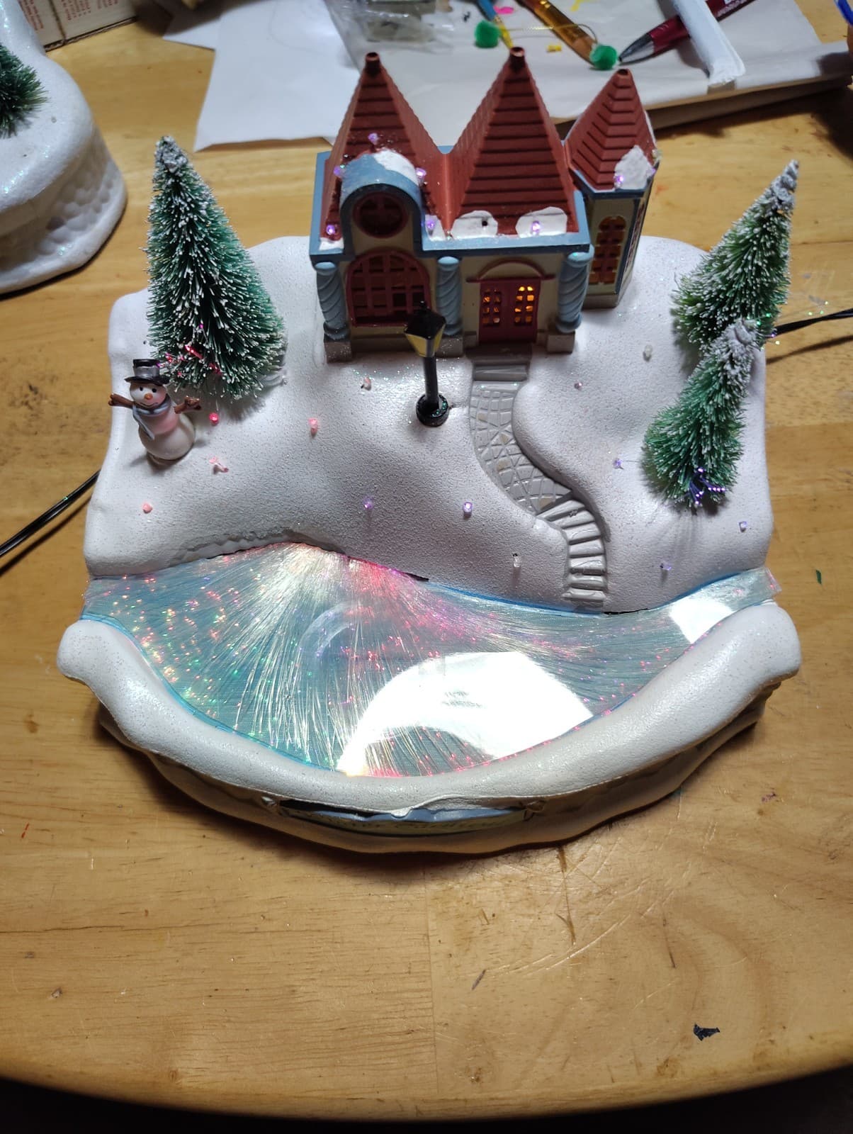 Avon Winter Carnival 2005 Christmas Fiber Optic Skating Pond Christmas NEW