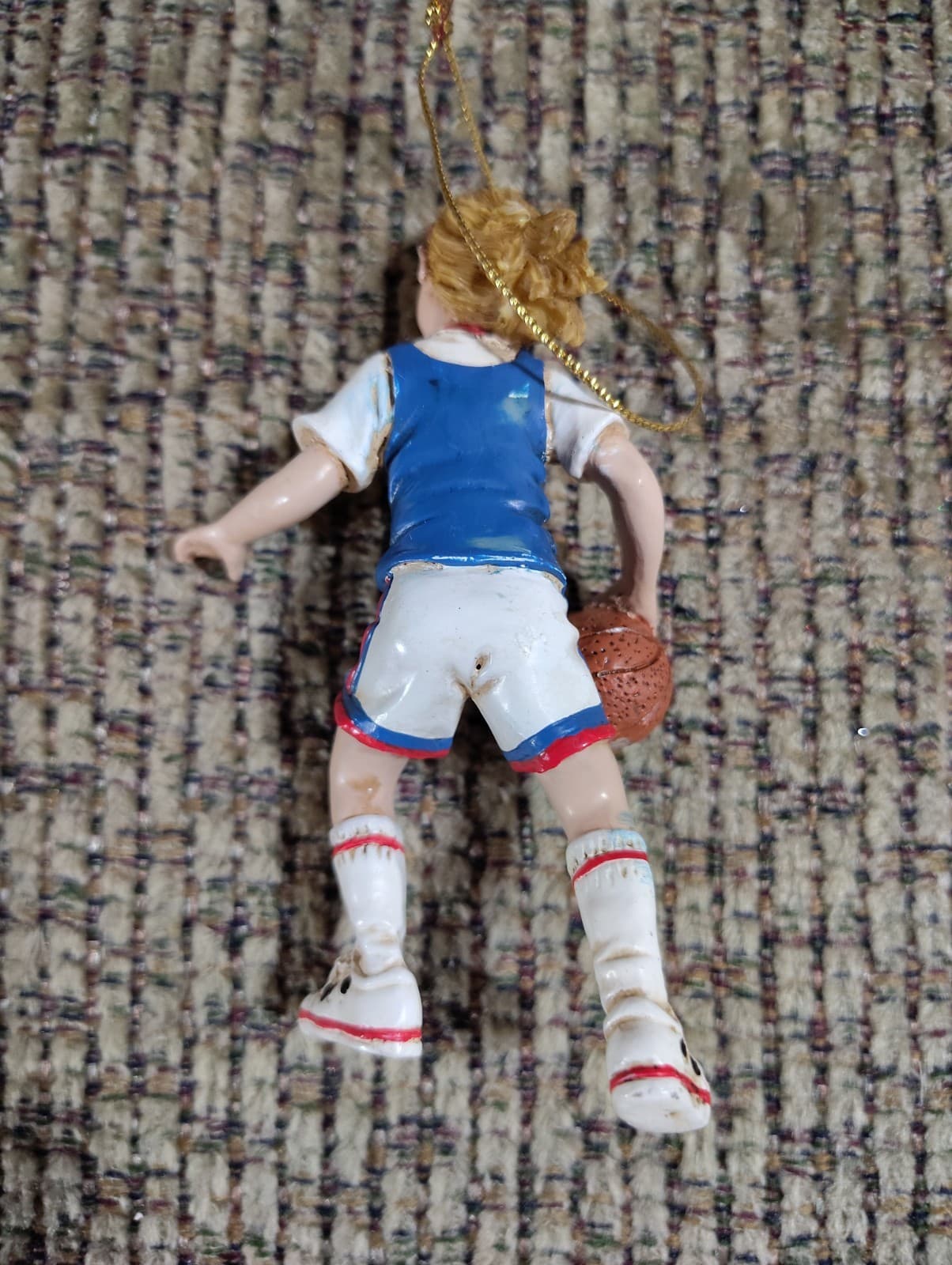 Kurt Adler resin female basketball player Christmas tree ornament - Thumbnail 2