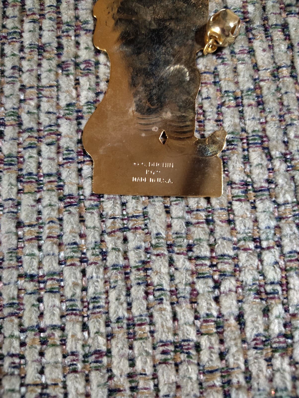 1979 Vintage Gloria Duchin Flat Brass Christmas Stocking and Toy Etched Ornament - Thumbnail 4