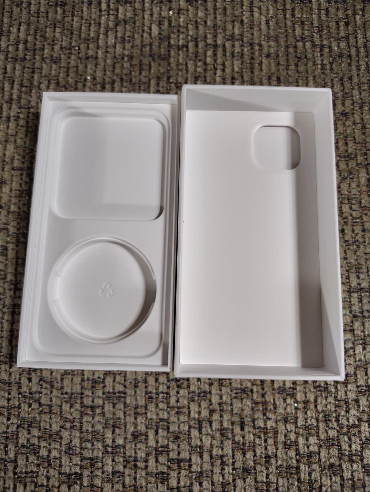 iPhone 13 Midnight 128 GB EMPTY BOX ONLY, Includes Apple Sticker, SIM Key, Paper - Thumbnail 2