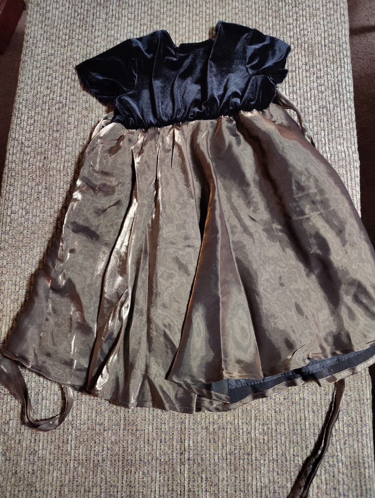 PERFECTLY DRESSED Black Velvet & Gold Lame FANCY SPECIAL OCCASION DRESS Girls 6 - Thumbnail 5