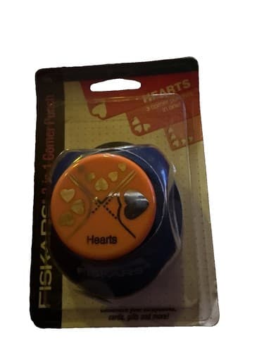 Fiskars® Clover Medium Easy Squeeze Punch in Green | Michaels® - Thumbnail 7