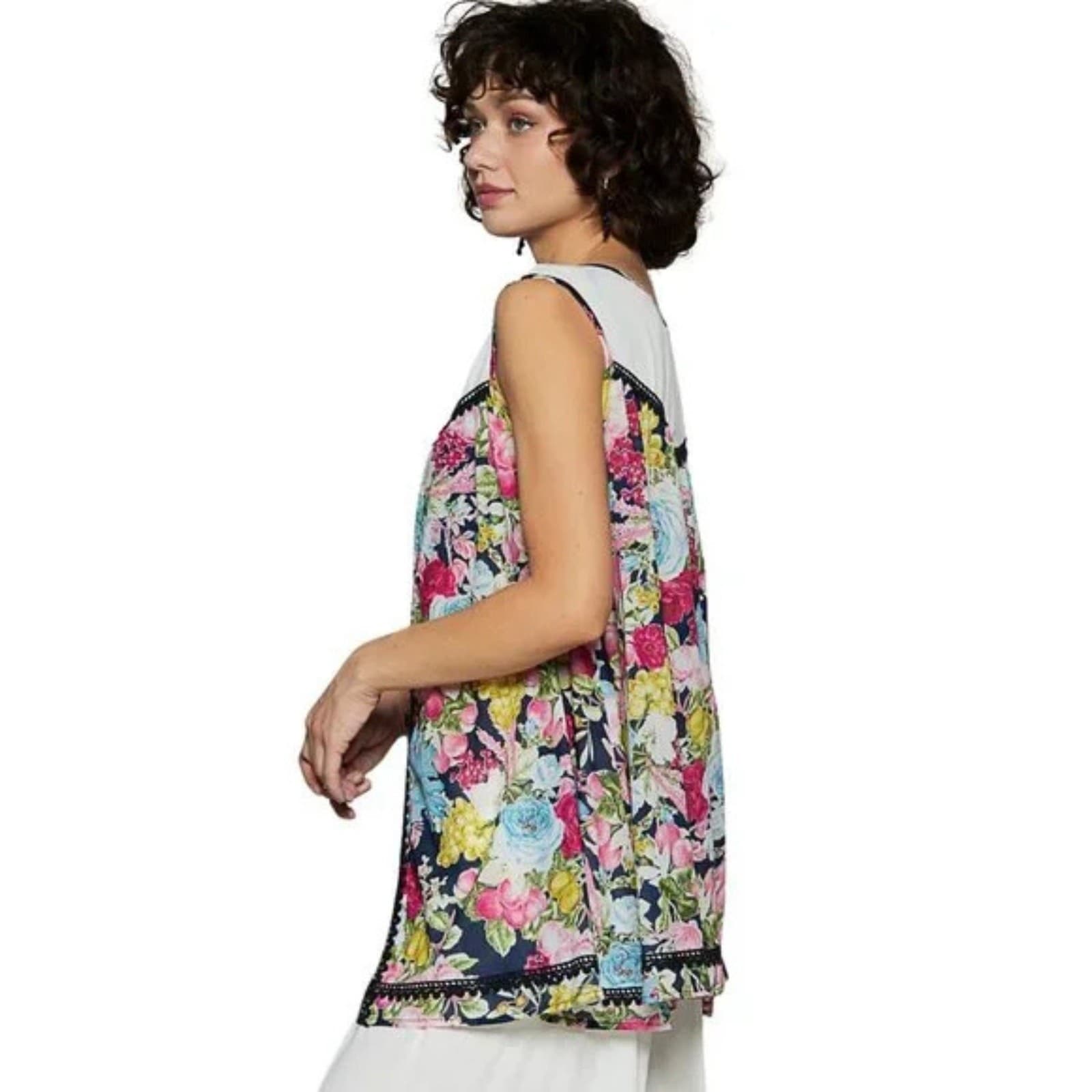 POL Floral Woven Cotton Sleeveless Blouse Buttons Lightweight Flowy Size S-L NWT - Thumbnail 2