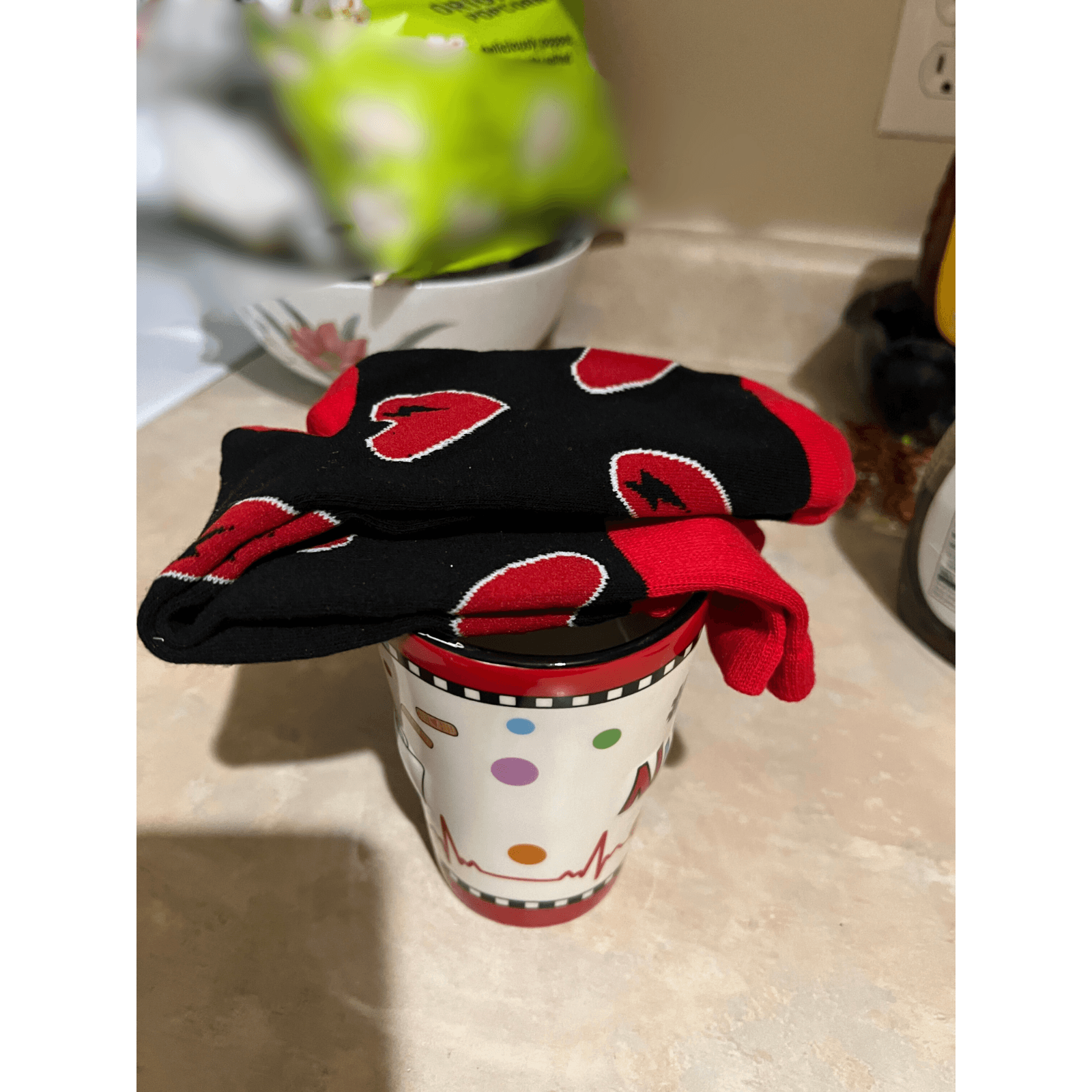 Nurse Mug & Heart Socks Gift Set Red Black Ceramic Cup Love Nurse Gift Box - Thumbnail 5