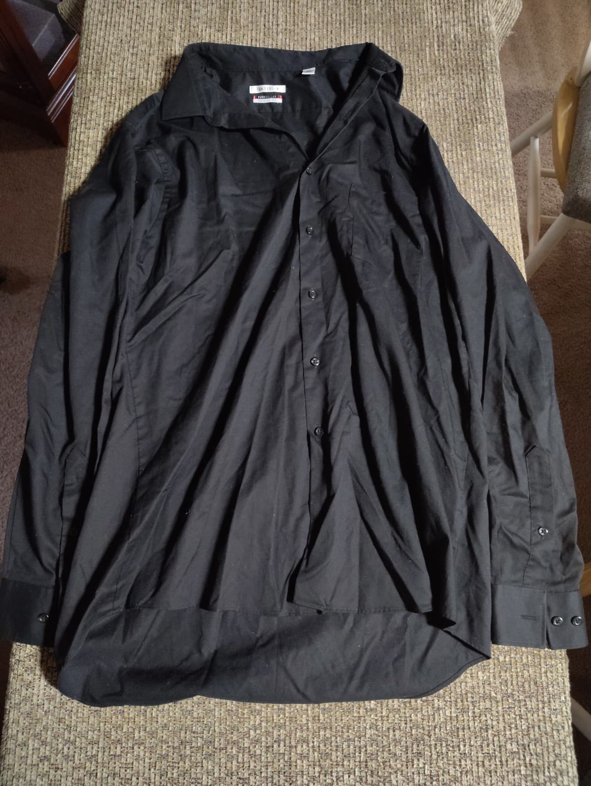 Van Heusen Men's Dress Shirt Black Regular Fit Stretch Size 16.5 34/35