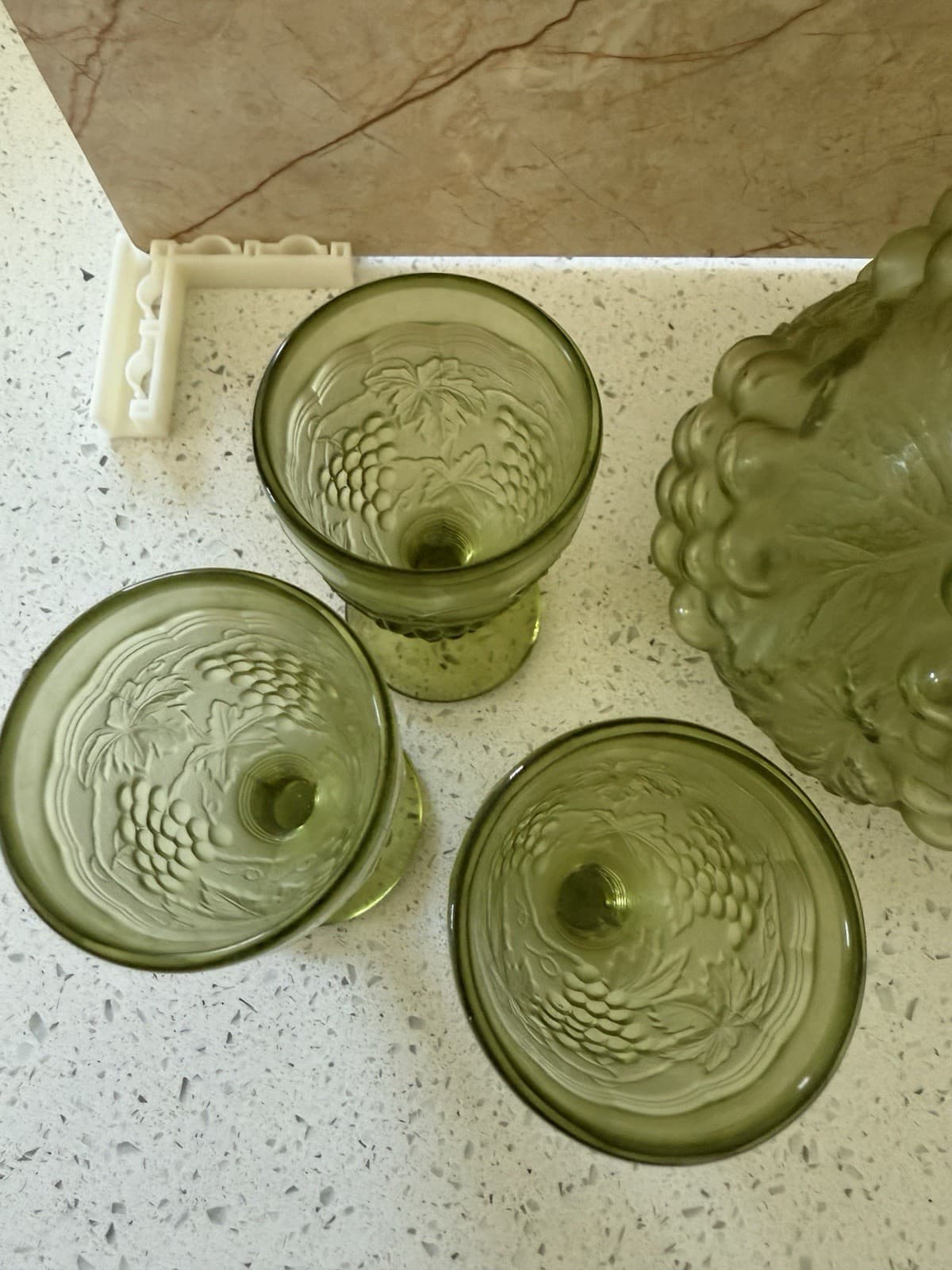 Vintage Imperial Glass 'Grape Verde' Decanter and Cordial Glass Set, Estate Find - Thumbnail 9