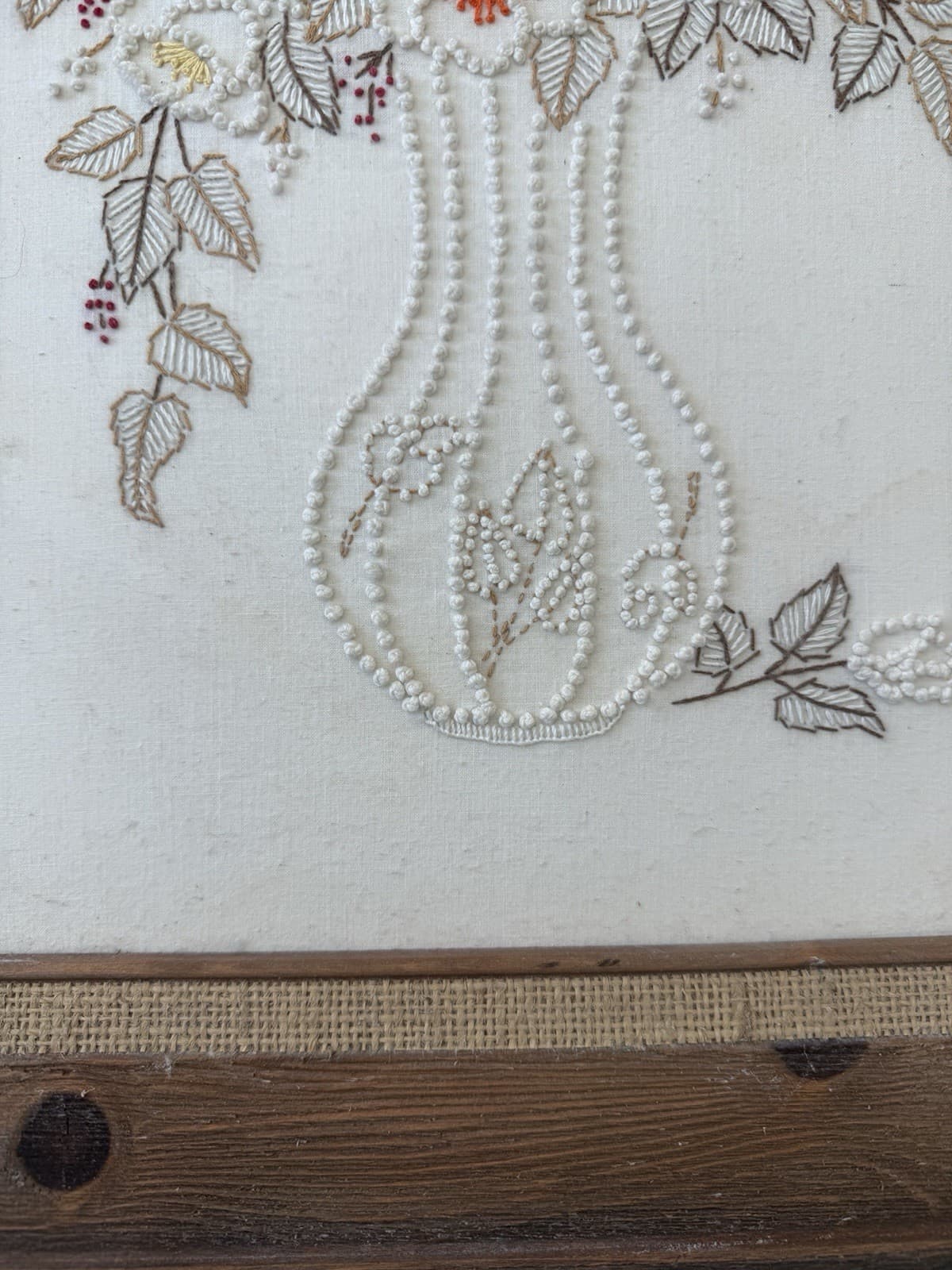 Vintage Framed Candlewick Floral Embroidery - Thumbnail 7