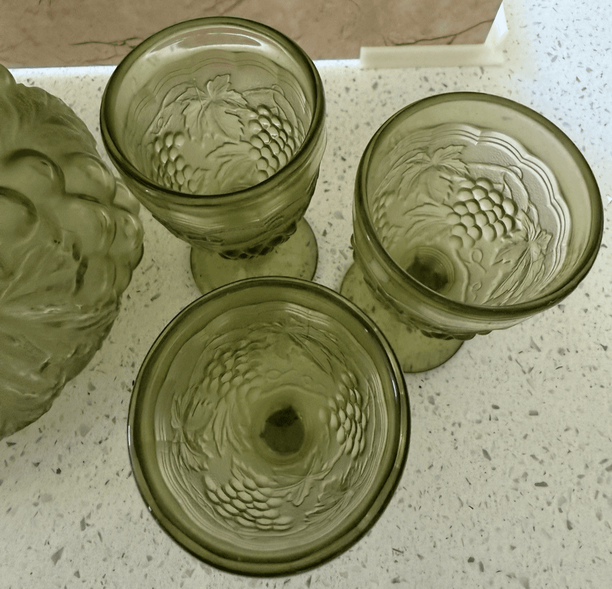 Vintage Imperial Glass 'Grape Verde' Decanter and Cordial Glass Set, Estate Find - Thumbnail 8