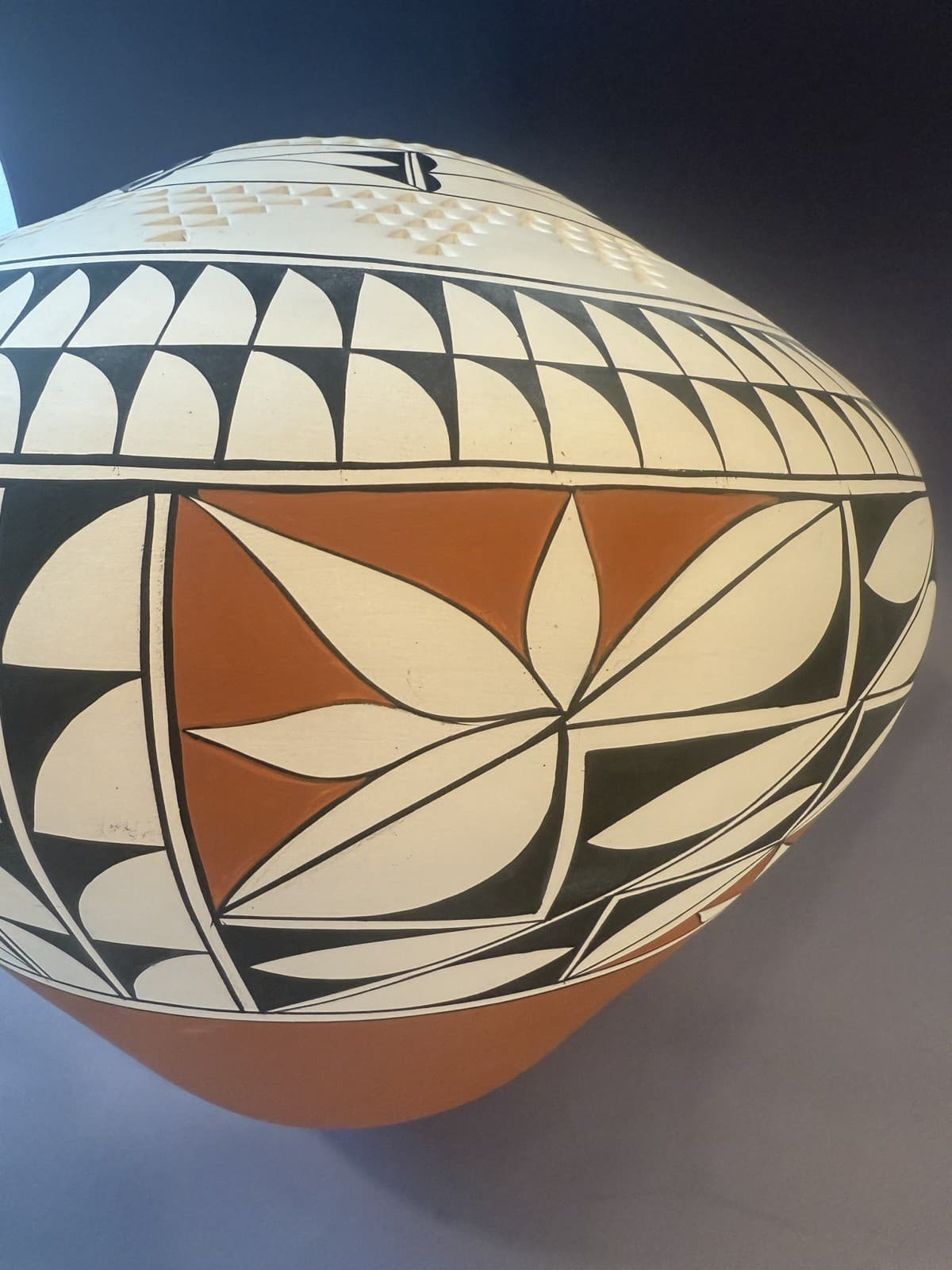 Isleta Pueblo Pottery Vase Vintage Native American, Signed ML - Thumbnail 3