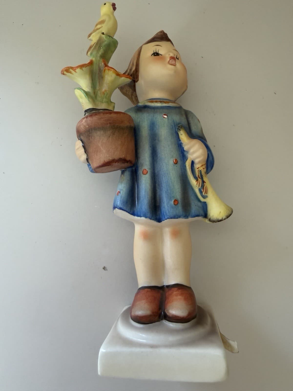 Goebel Hummel "Congratulations" Ceramic Figurine - Thumbnail 10