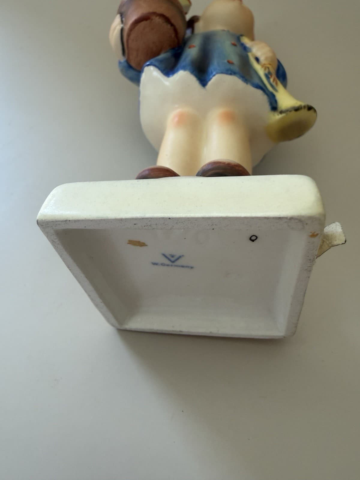 Goebel Hummel "Congratulations" Ceramic Figurine - Thumbnail 9