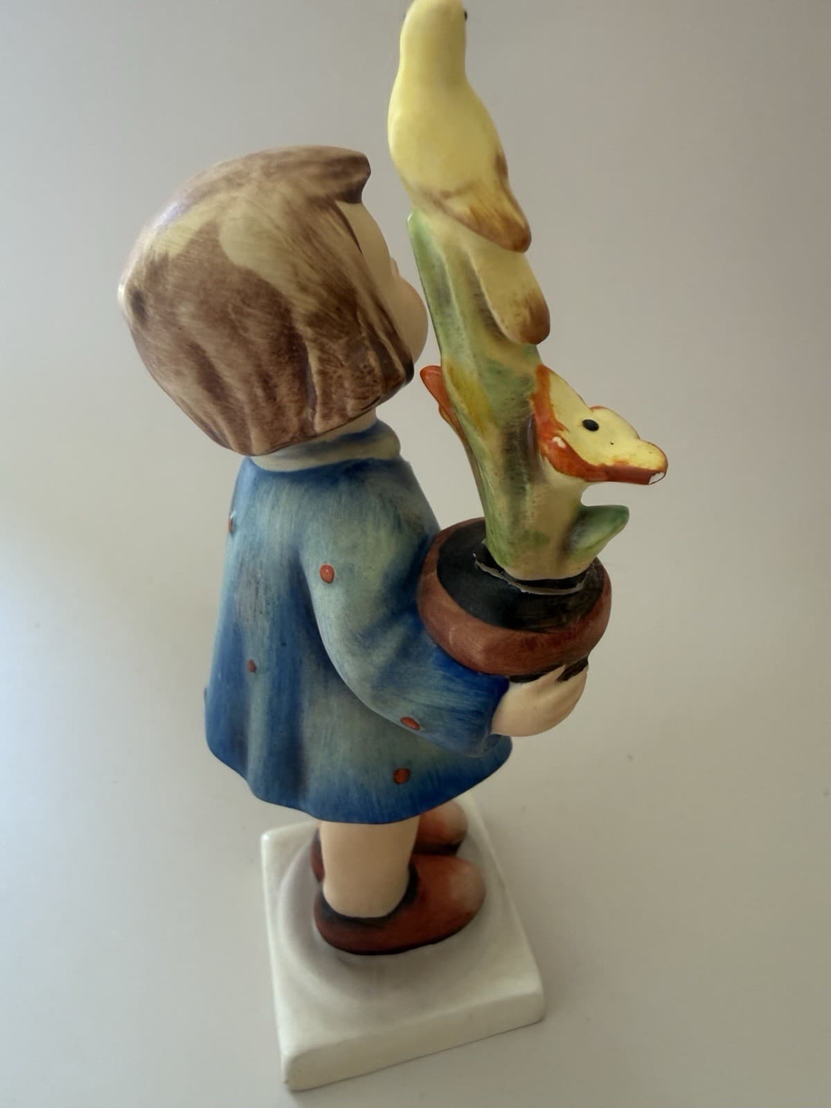 Goebel Hummel "Congratulations" Ceramic Figurine - Thumbnail 8