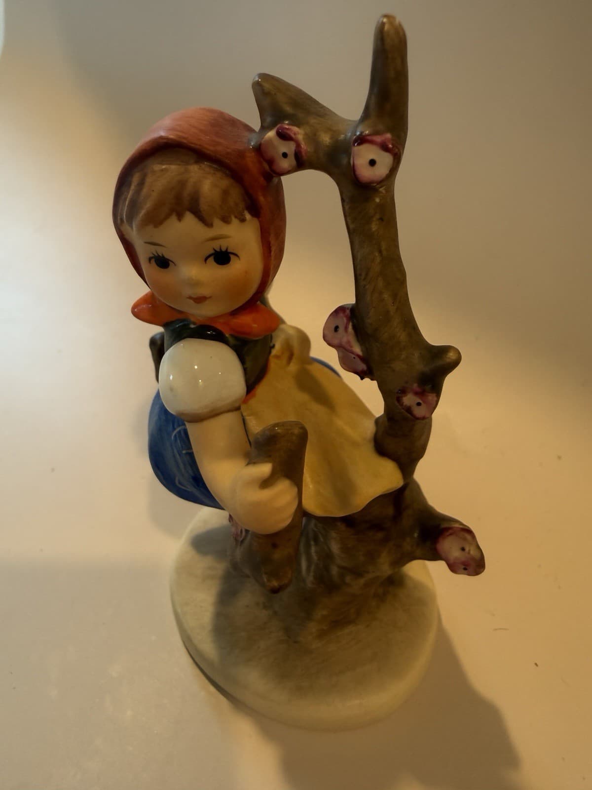 Goebel Hummel Figurine “Apple Tree Girl" - Thumbnail 2