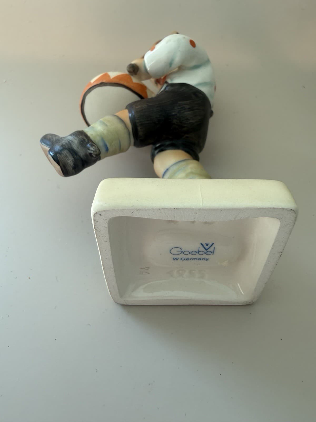 Goebel Hummel "Little Drummer" Porcelain Figurine of a Boy with a Drum - Thumbnail 8
