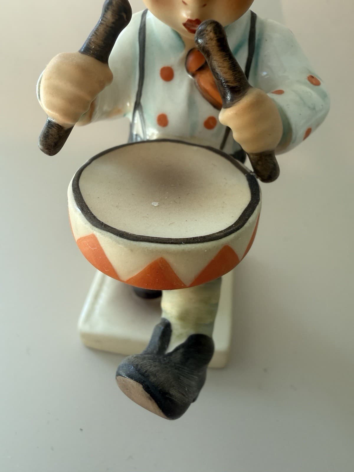 Goebel Hummel "Little Drummer" Porcelain Figurine of a Boy with a Drum - Thumbnail 4