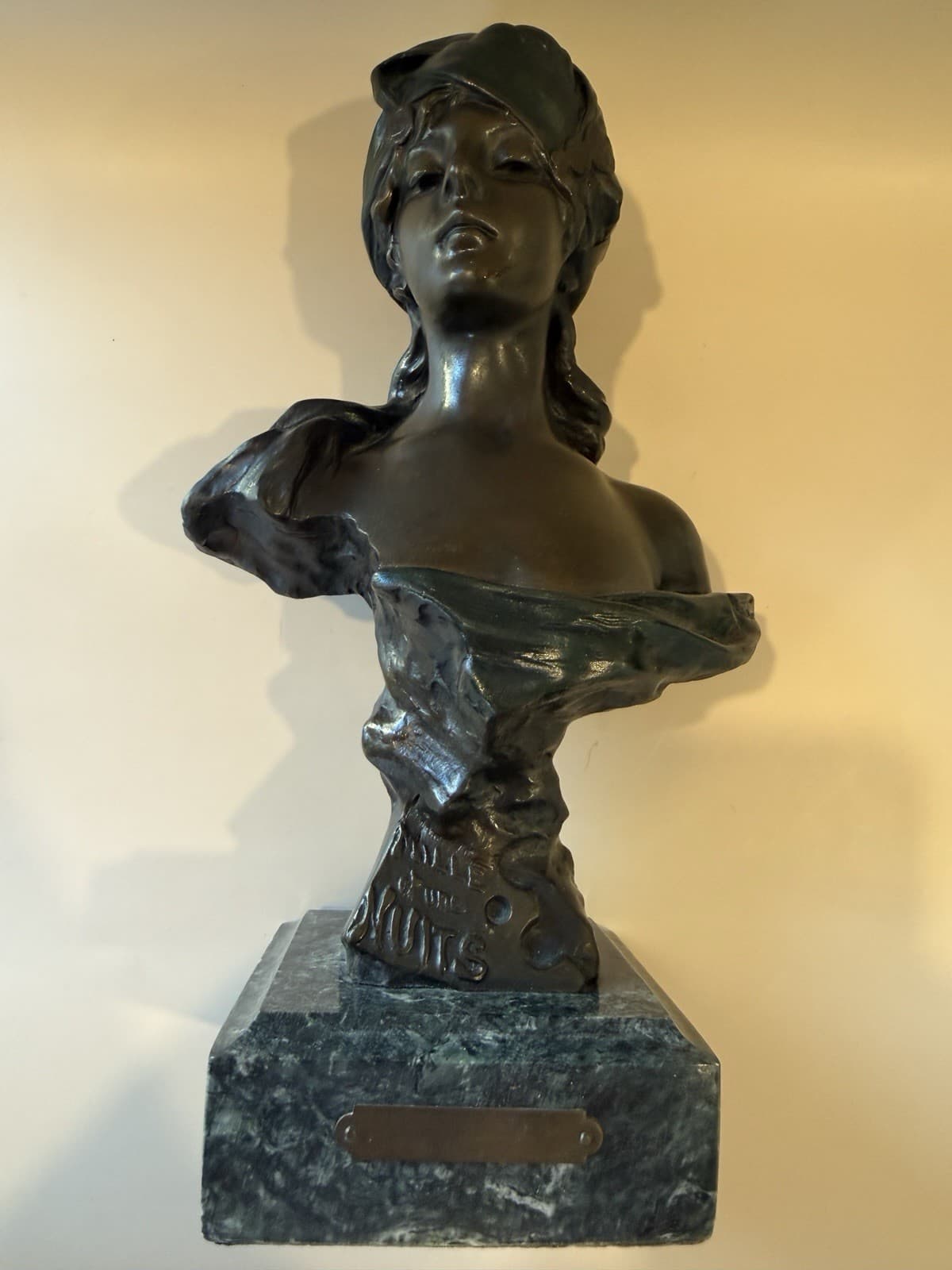 Vintage Bronze Bust Sculpture "Mlle et une Nuits" by Emmanuel Villanis - Thumbnail 11