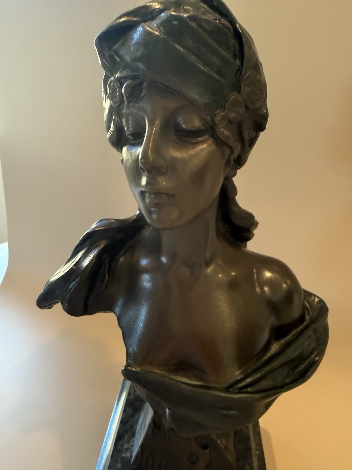 Vintage Bronze Bust Sculpture "Mlle et une Nuits" by Emmanuel Villanis - Thumbnail 3