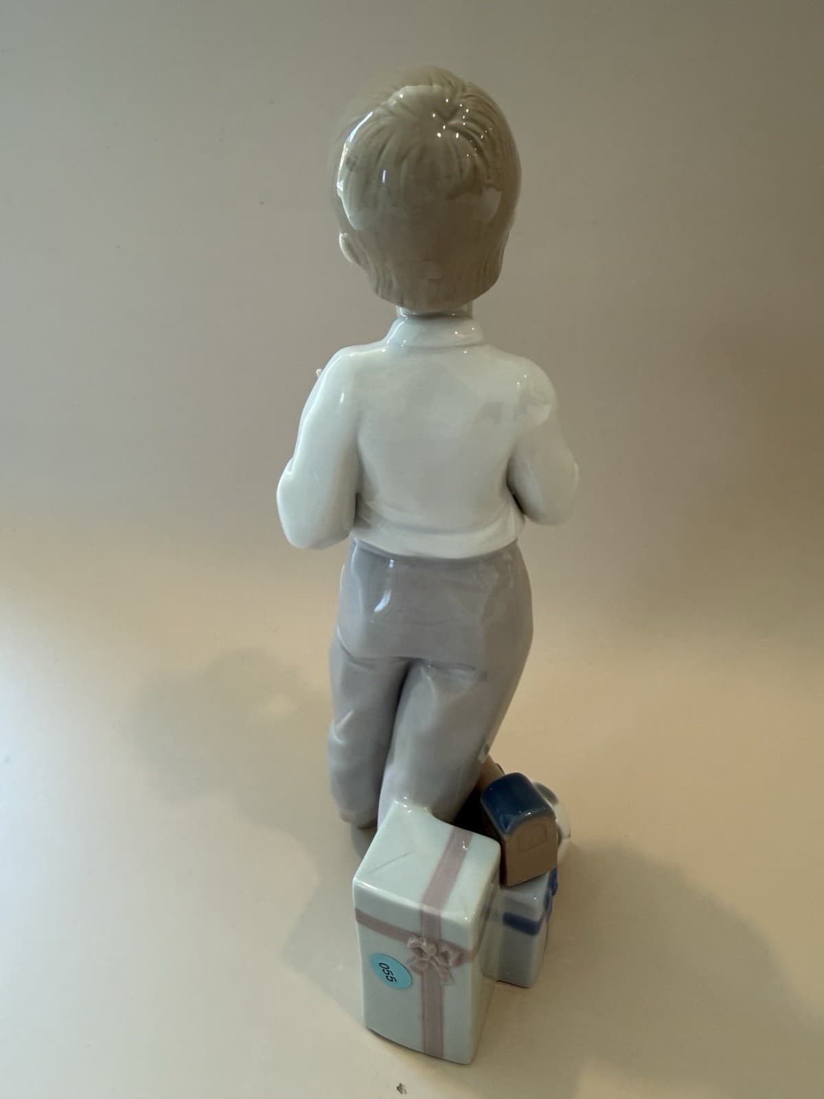 Lladro “Guest of Honor” Porcelain Boy Figurine with Box (Model 5877) - Thumbnail 7